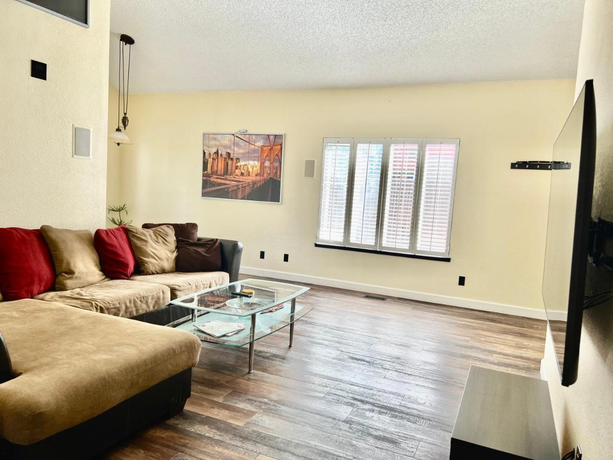 Dt - 4br With Patio, Bbq Grill, Games Holiday home Reno