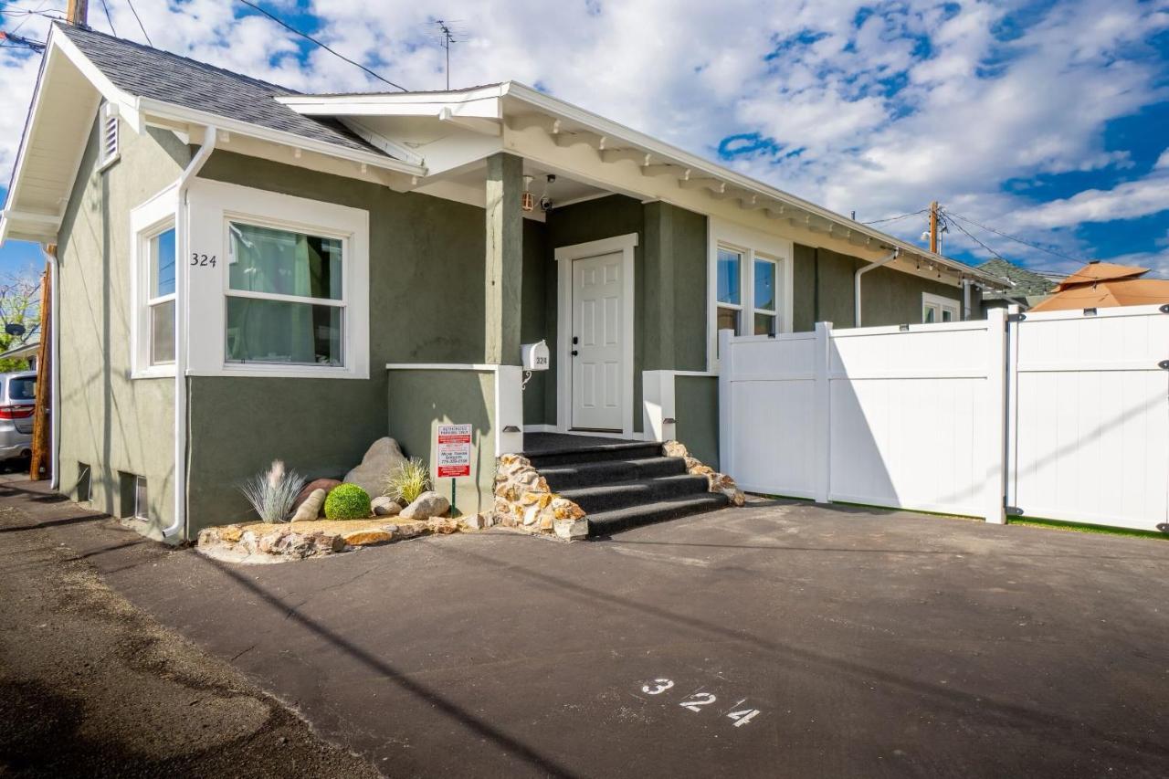 Apartment Plush 2-bed In Riverside Heights! *