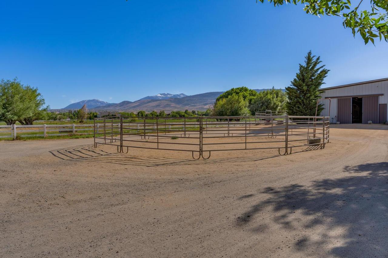 @ Marbella Lane - Eccentric 4br Modern Ranch