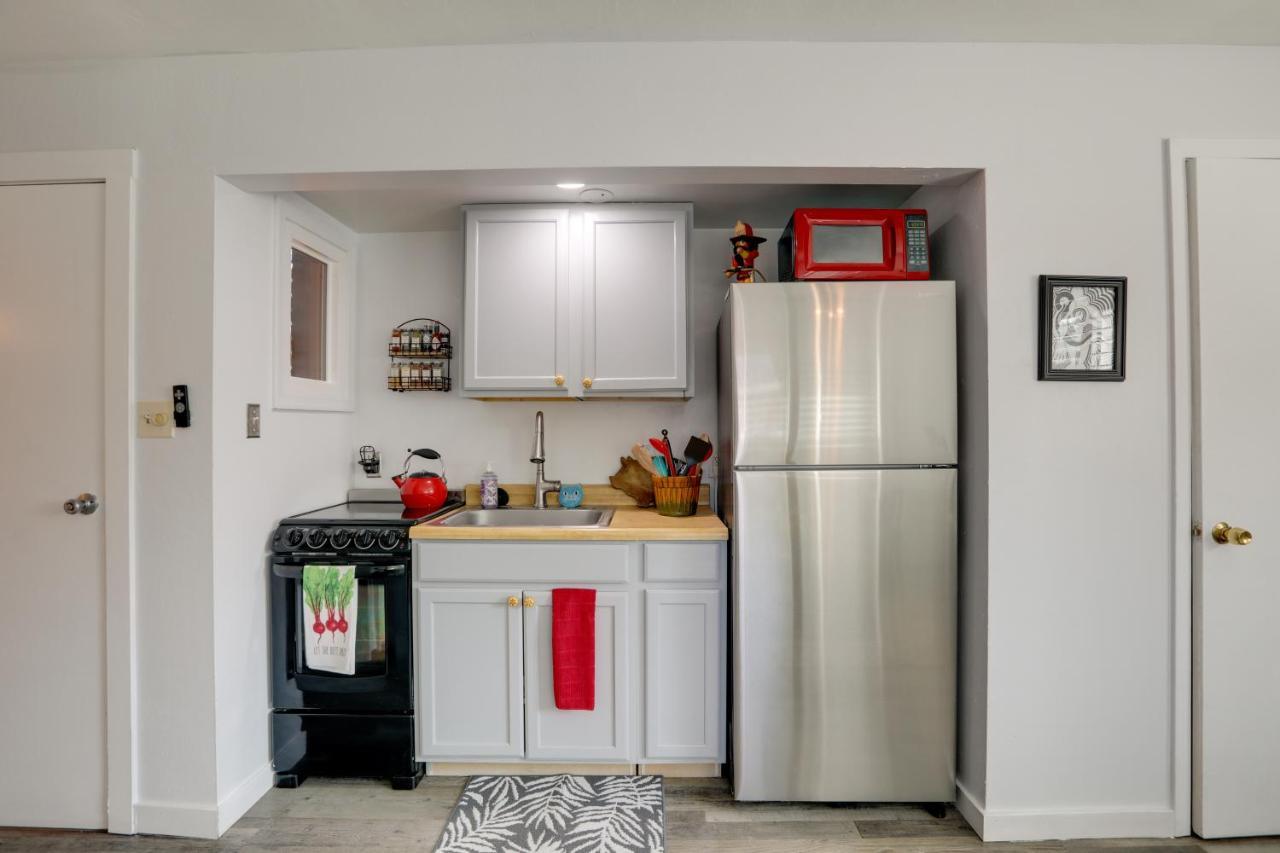 Cozy Vacation Less Than 1 Mi To Midtown! Apartment