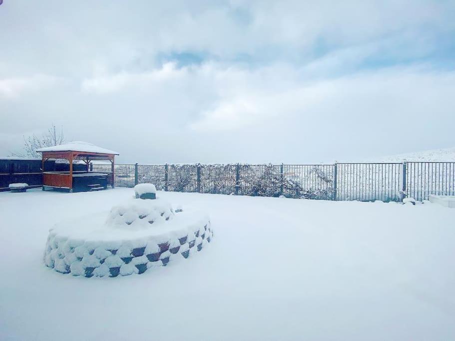 Cozy Hideaway 30 Miles To Mt Rose Ski, Tahoe/ Holiday home Reno