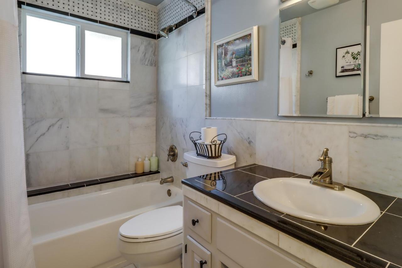 Spacious Vacation About 3 Mi To Midtown!
