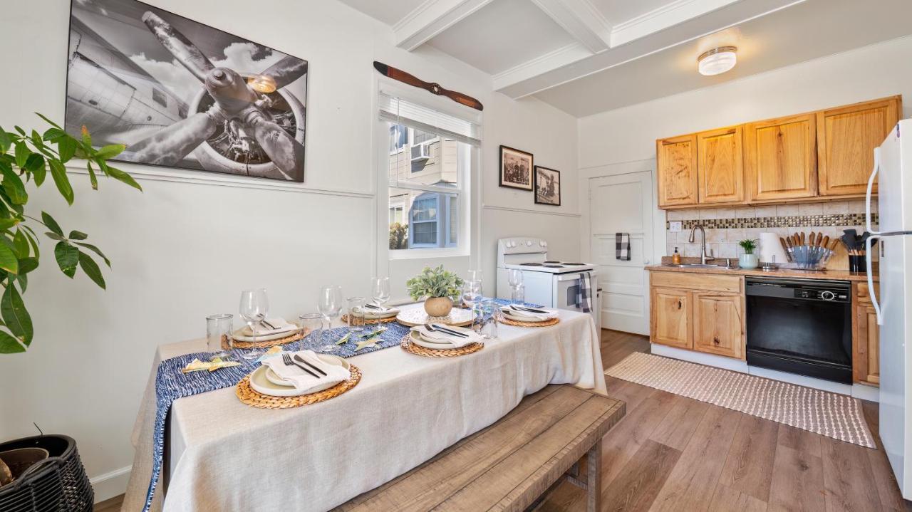 Midtown Flight Deck: 2br Gem