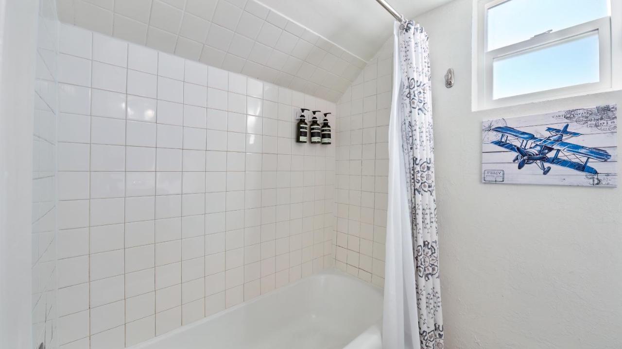 Midtown Flight Deck: 2br Gem