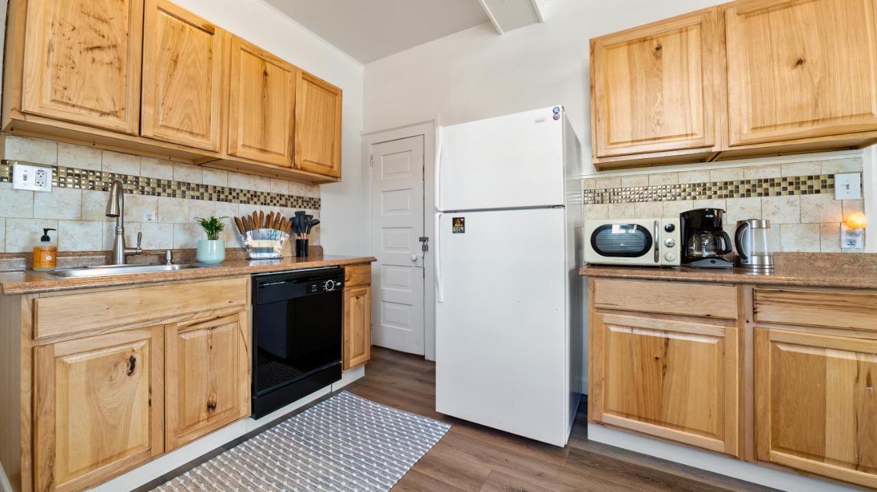 Midtown Flight Deck: 2br Gem Holiday home Reno