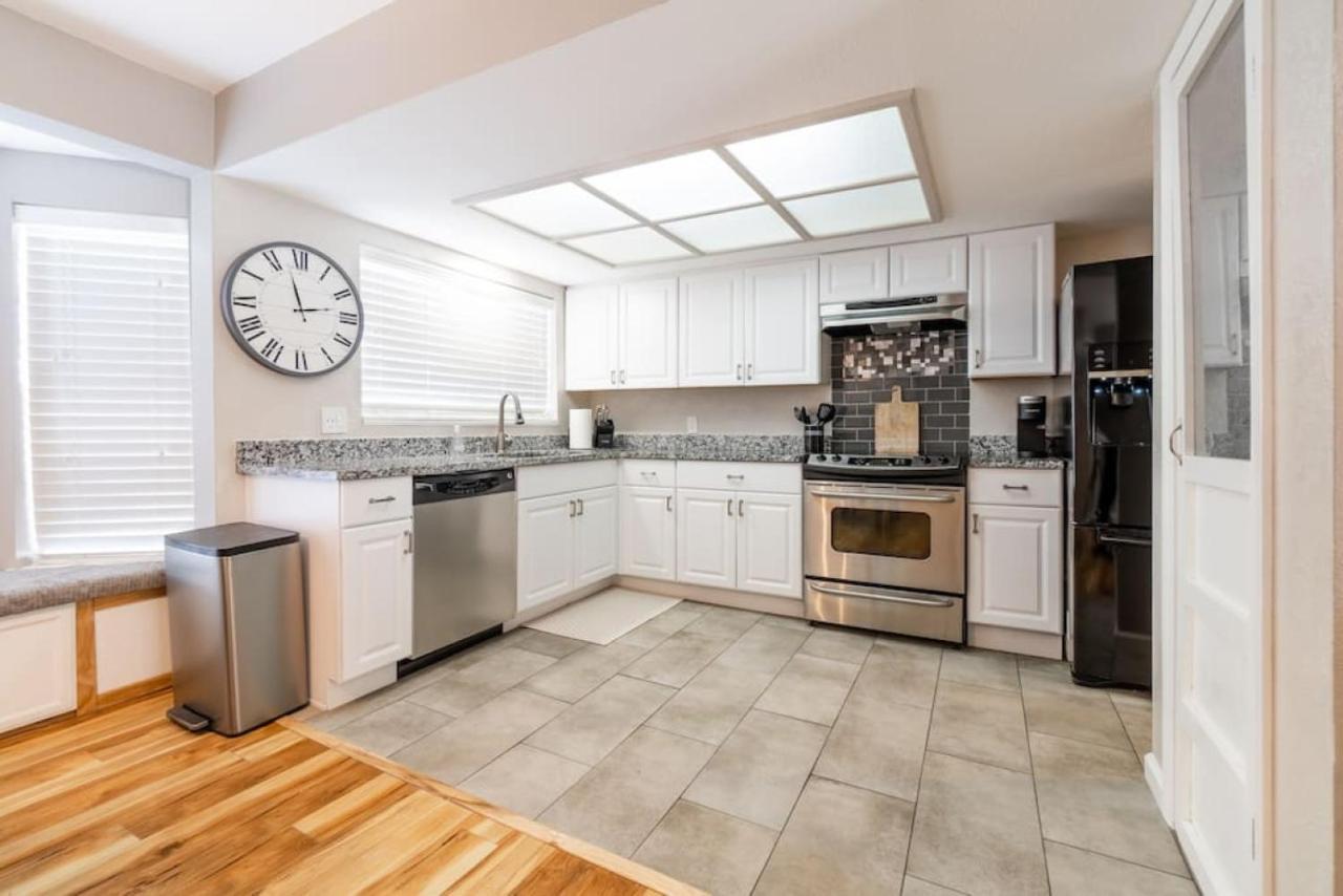 Vibrant Boho 3 Bed Pet Friendly *