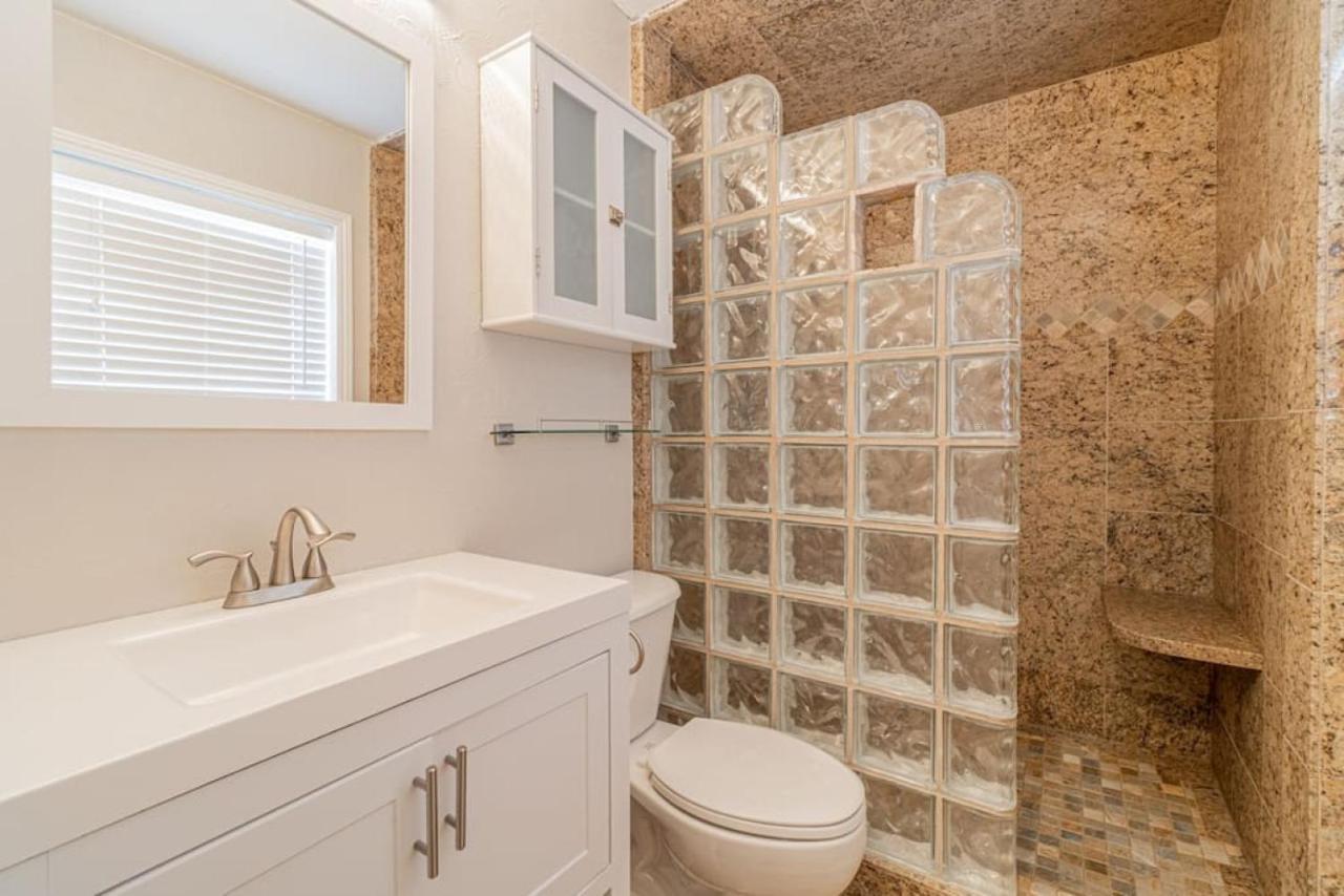 Vibrant Boho 3 Bed Pet Friendly * Reno