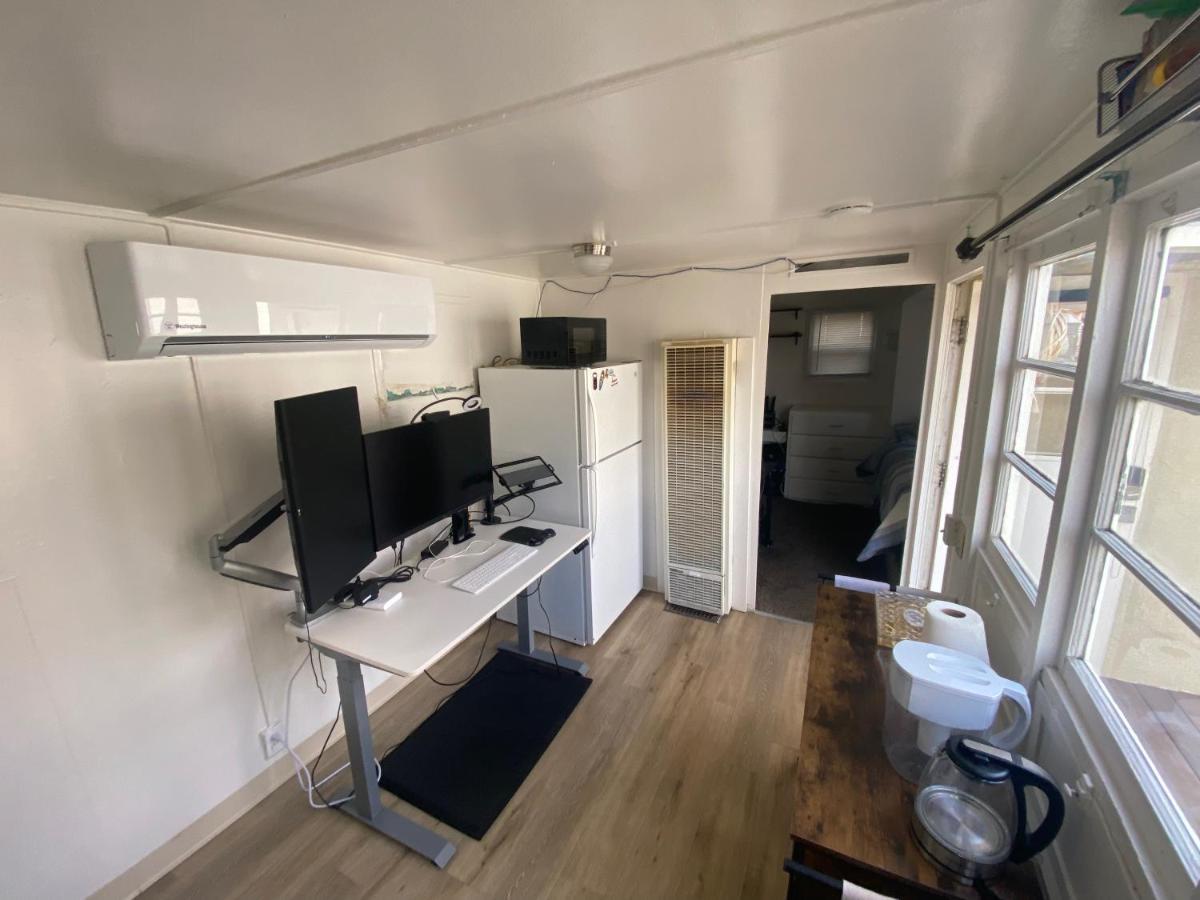 Midtown Charm: 1br Urban Pad Reno
