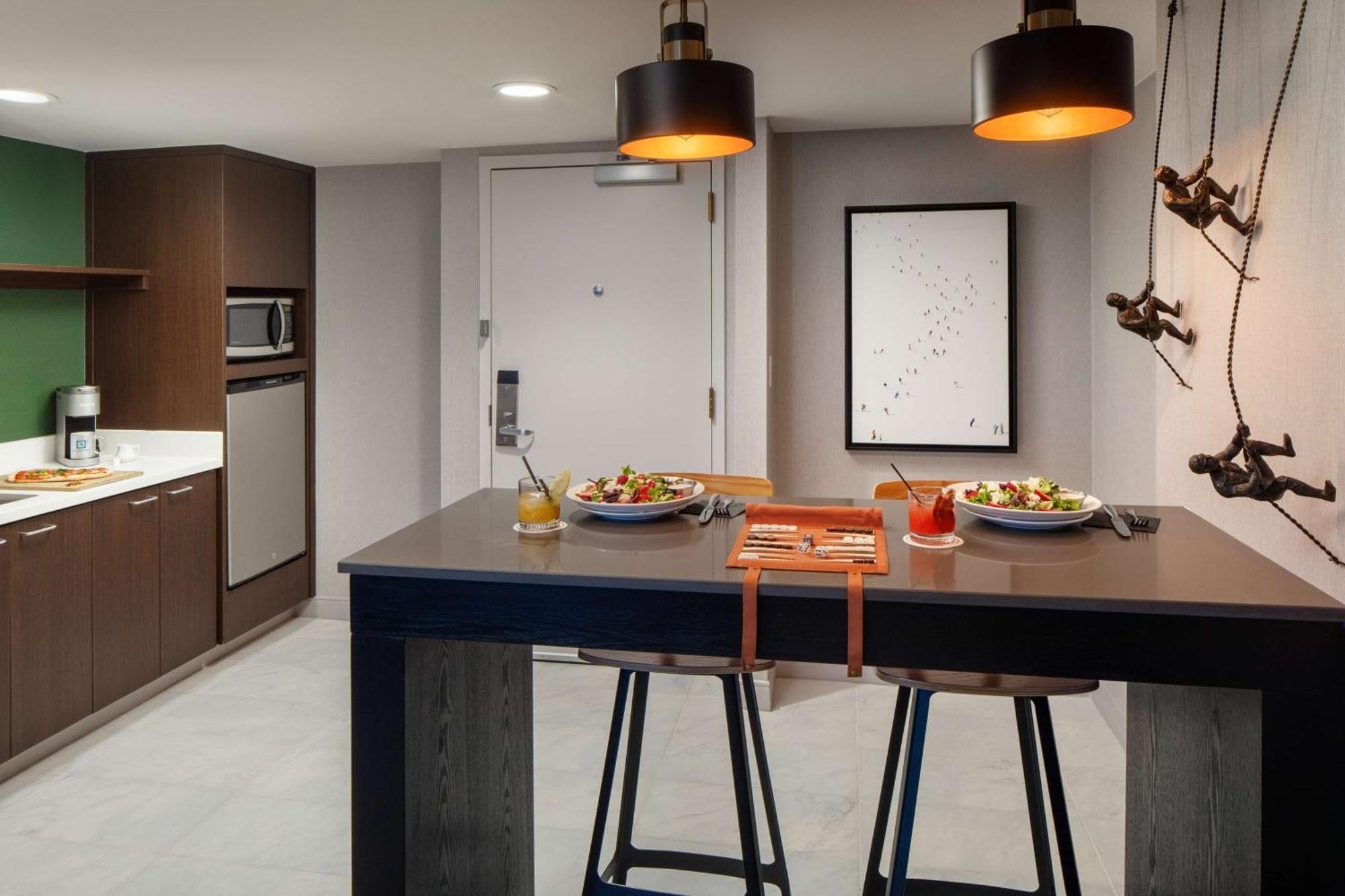 Whitney Peak Reno, Tapestry Collection By Hilton Hotel 4*