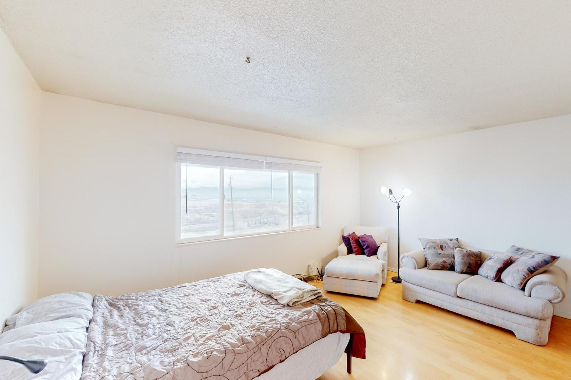 Reno's Radiant Retreat *