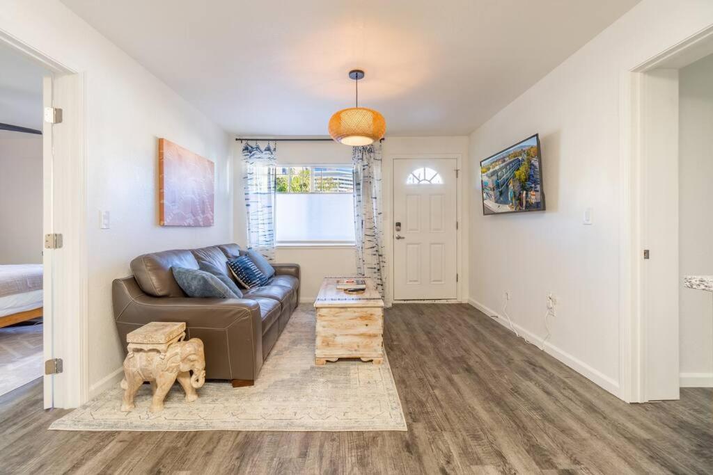 Midtown Modern - Stylish 2br In Apartment