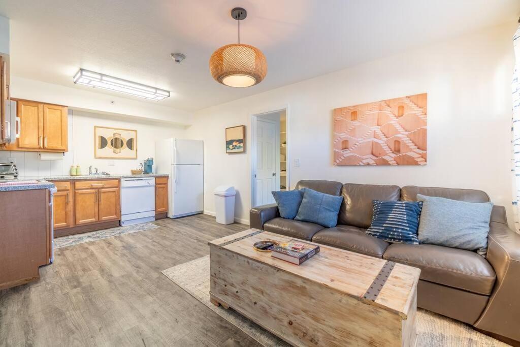 Midtown Modern - Stylish 2br In Apartment Reno