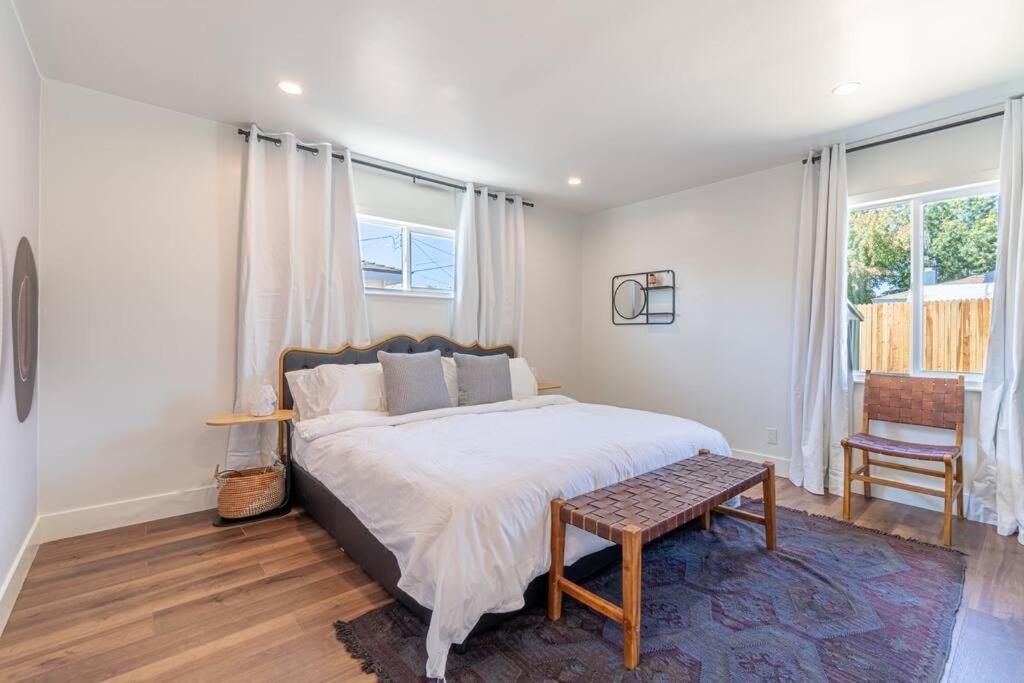 Serenade: 3-bed Urban Sanctuary Holiday home