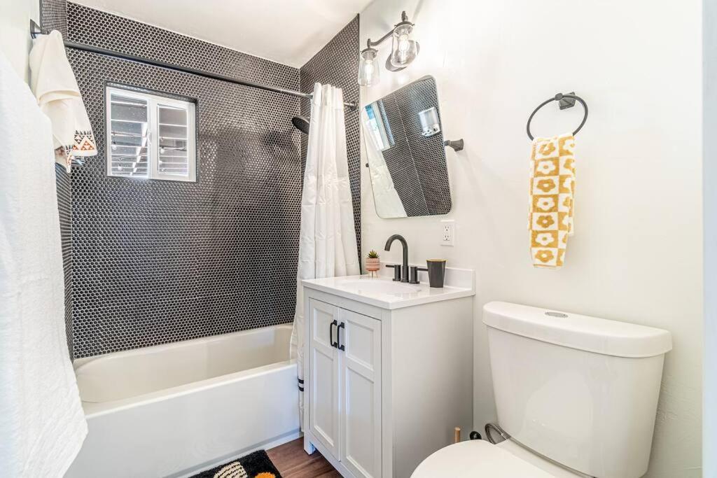 Holiday home Serenade: 3-bed Urban Sanctuary *