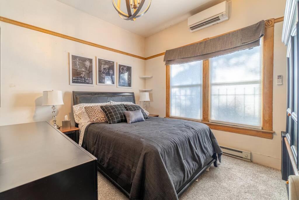 Rustic 3-bedroom, 1.5-bath Oasis By Downtown Apartment