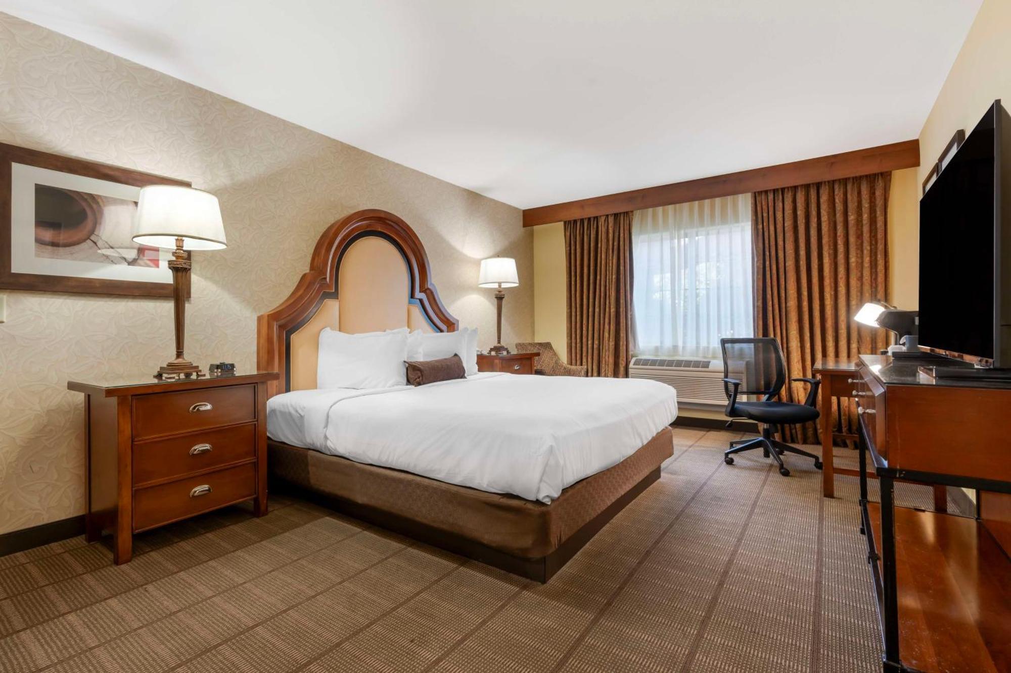 Hotel Western Boomtown Casino 3*