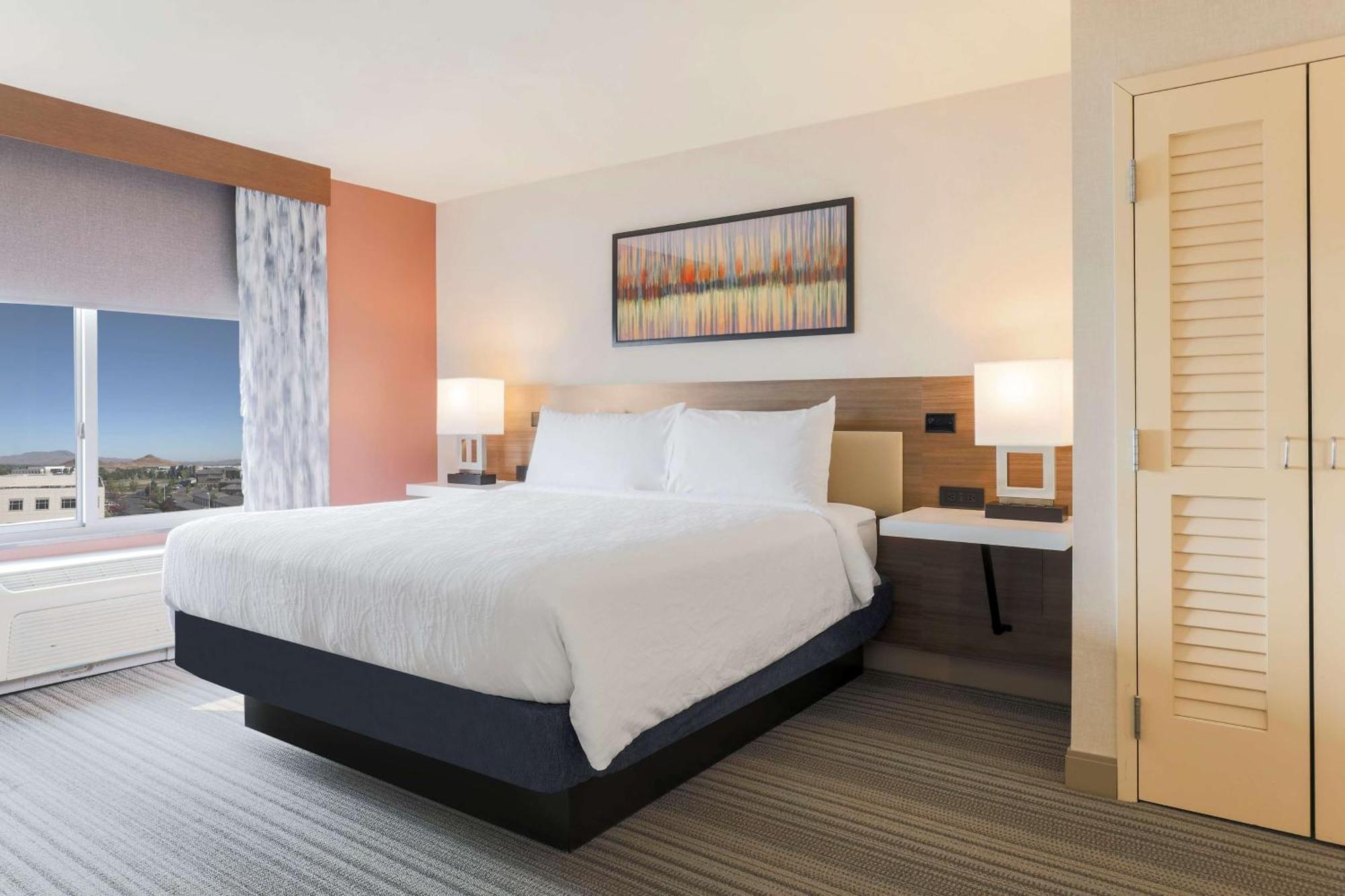 Hilton Garden Hotel 3*