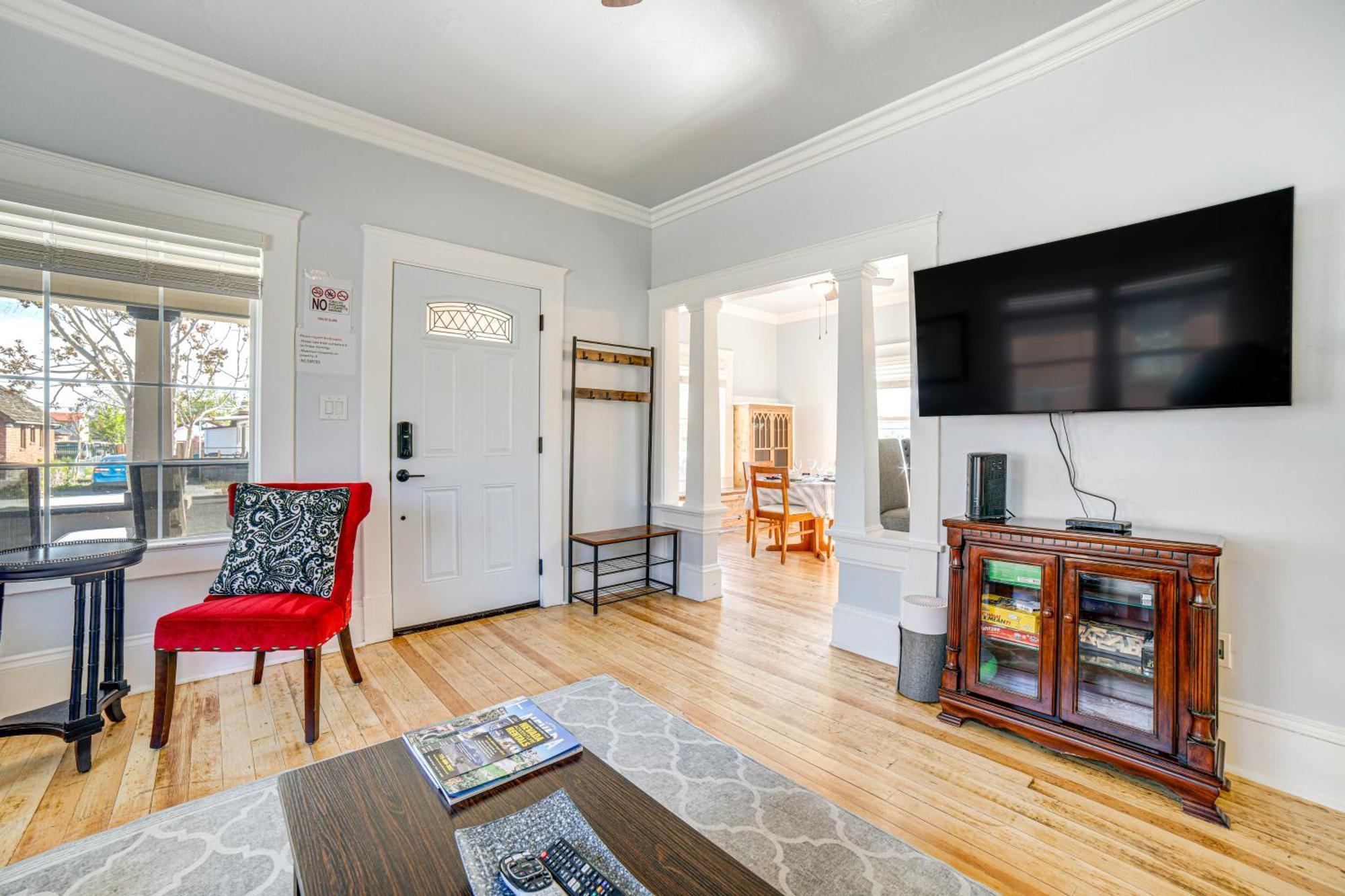Charming Vacation - Walk To Midtown!