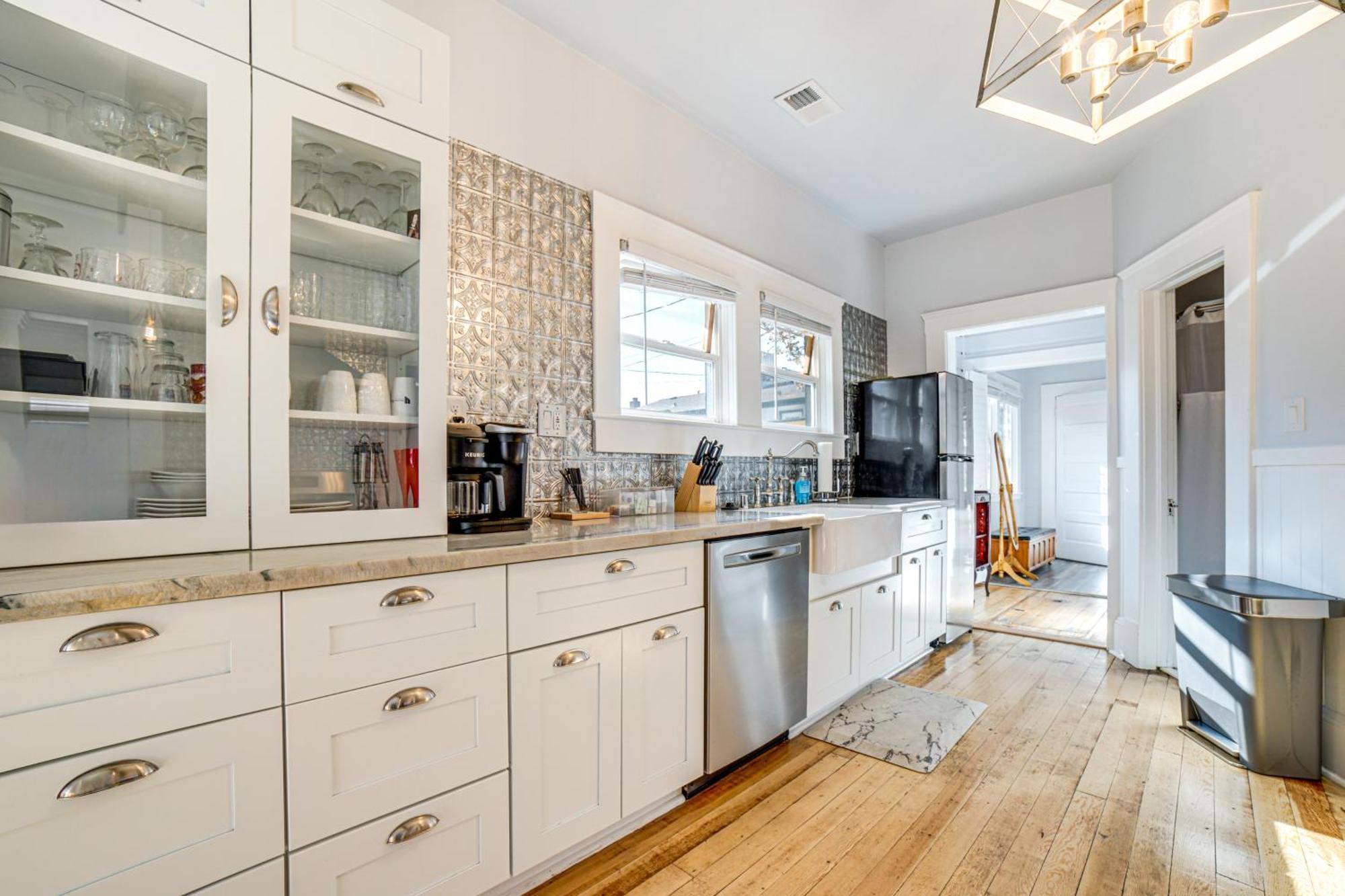 Charming Vacation - Walk To Midtown! Holiday home *