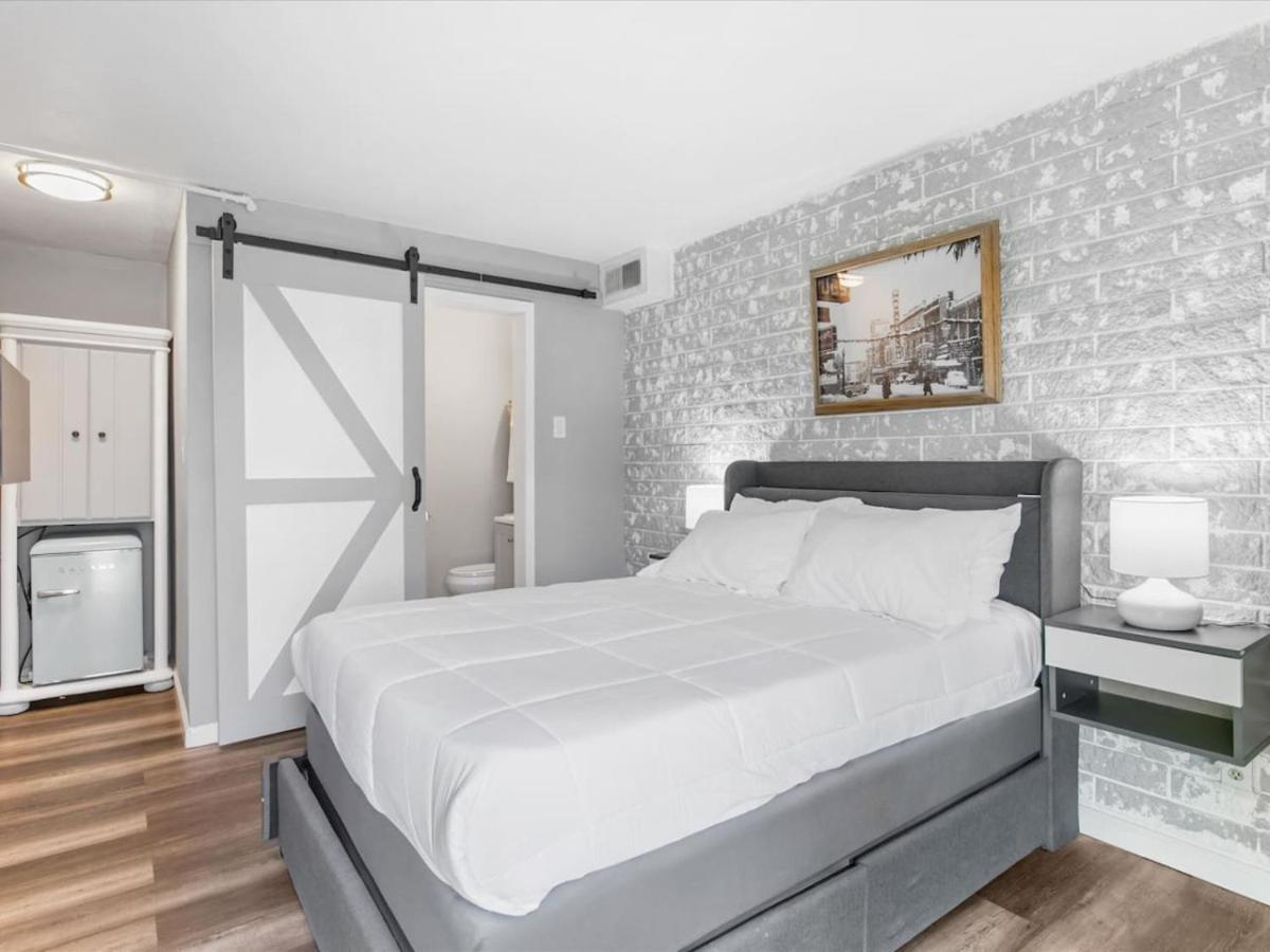 Apartment Charming Mid-century 3 *