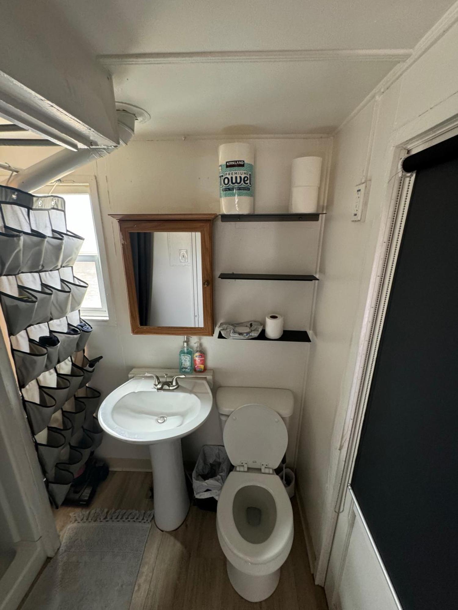 Apartment Midtown Charm: 1br Urban Pad Reno