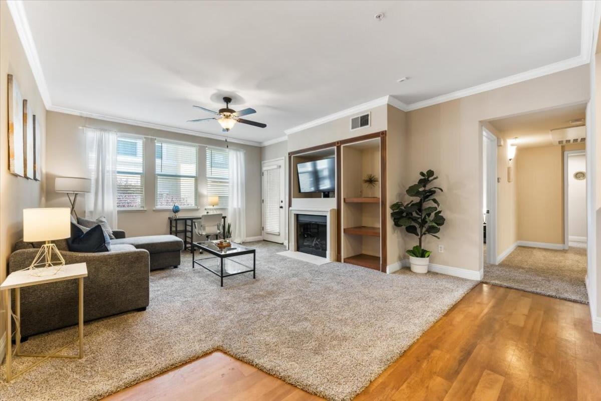 2br Getaway Pool Gym Basketball Court & Theater Access Reno