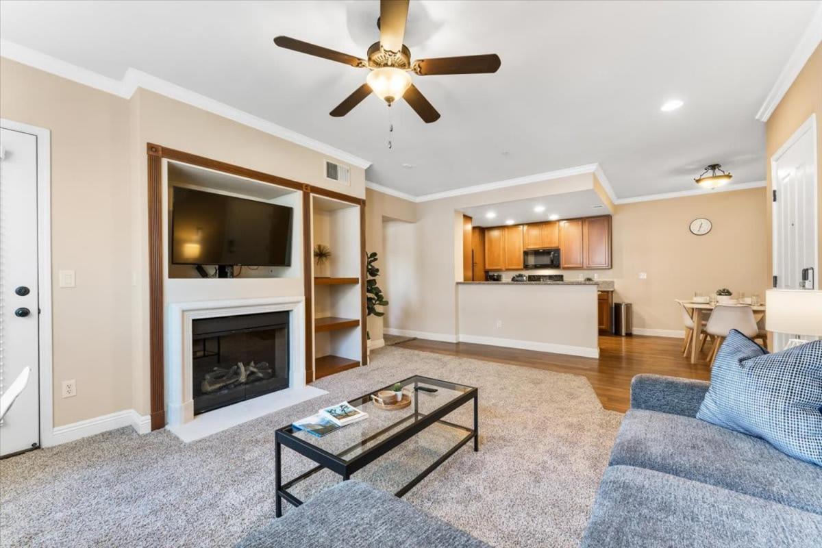 2br Getaway Pool Gym Basketball Court & Theater Access *