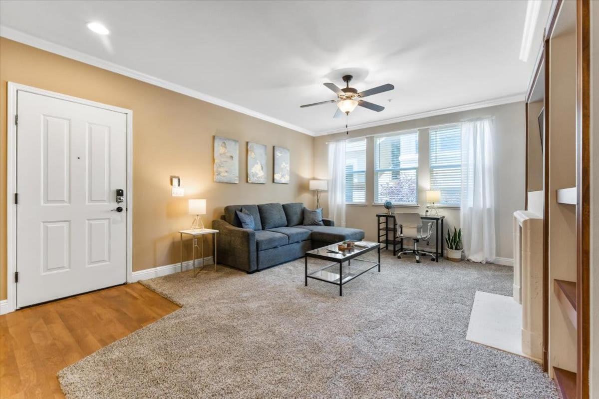 2br Getaway Pool Gym Basketball Court & Theater Access Apartment Reno