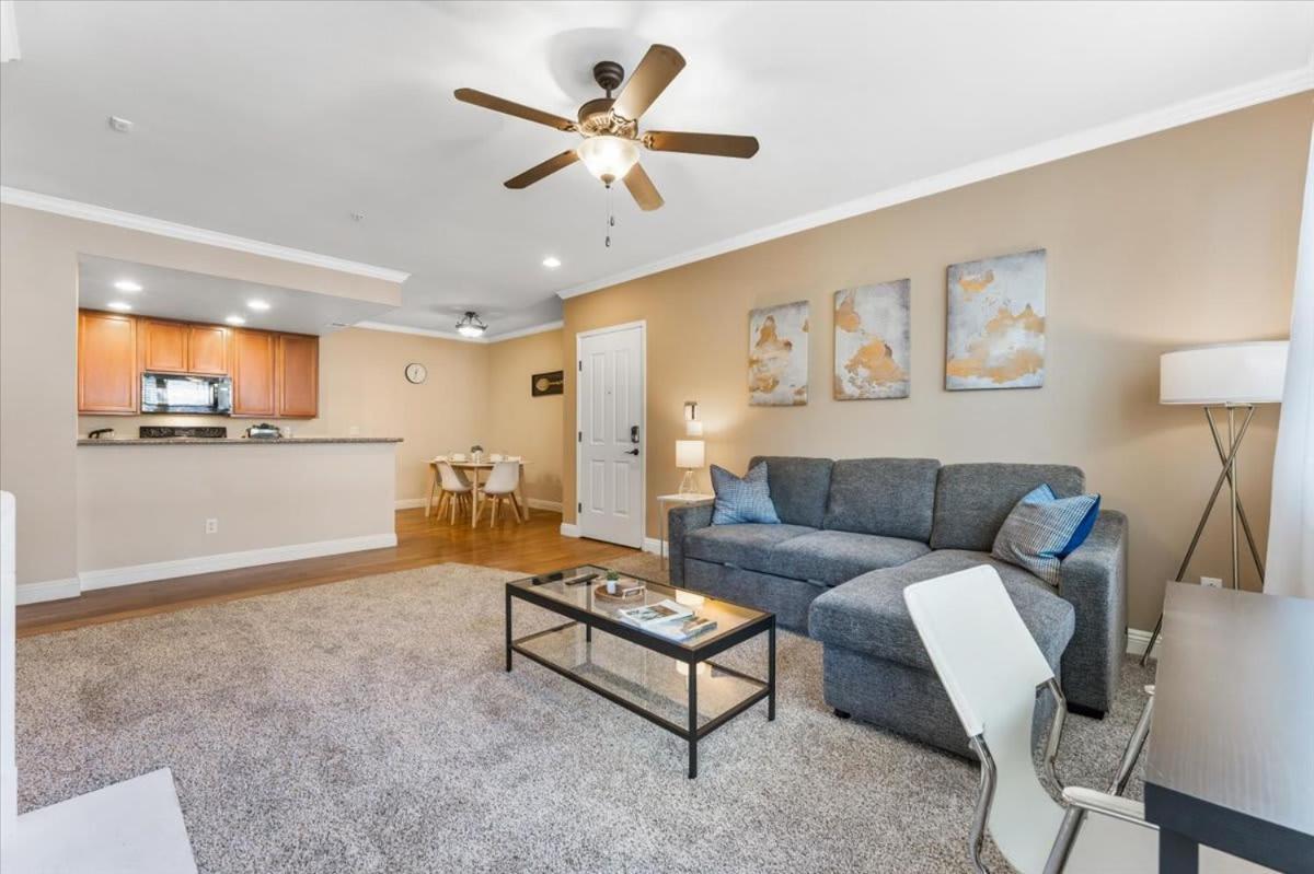 2br Getaway Pool Gym Basketball Court & Theater Access * Reno