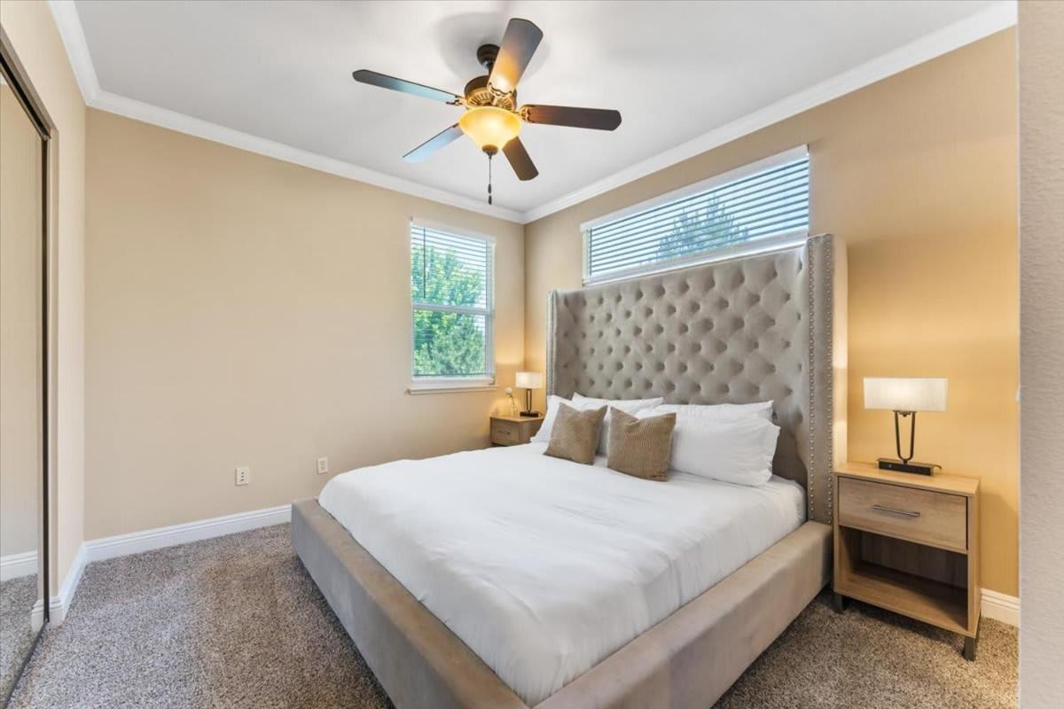 Apartment 2br Getaway Pool Gym Basketball Court & Theater Access *