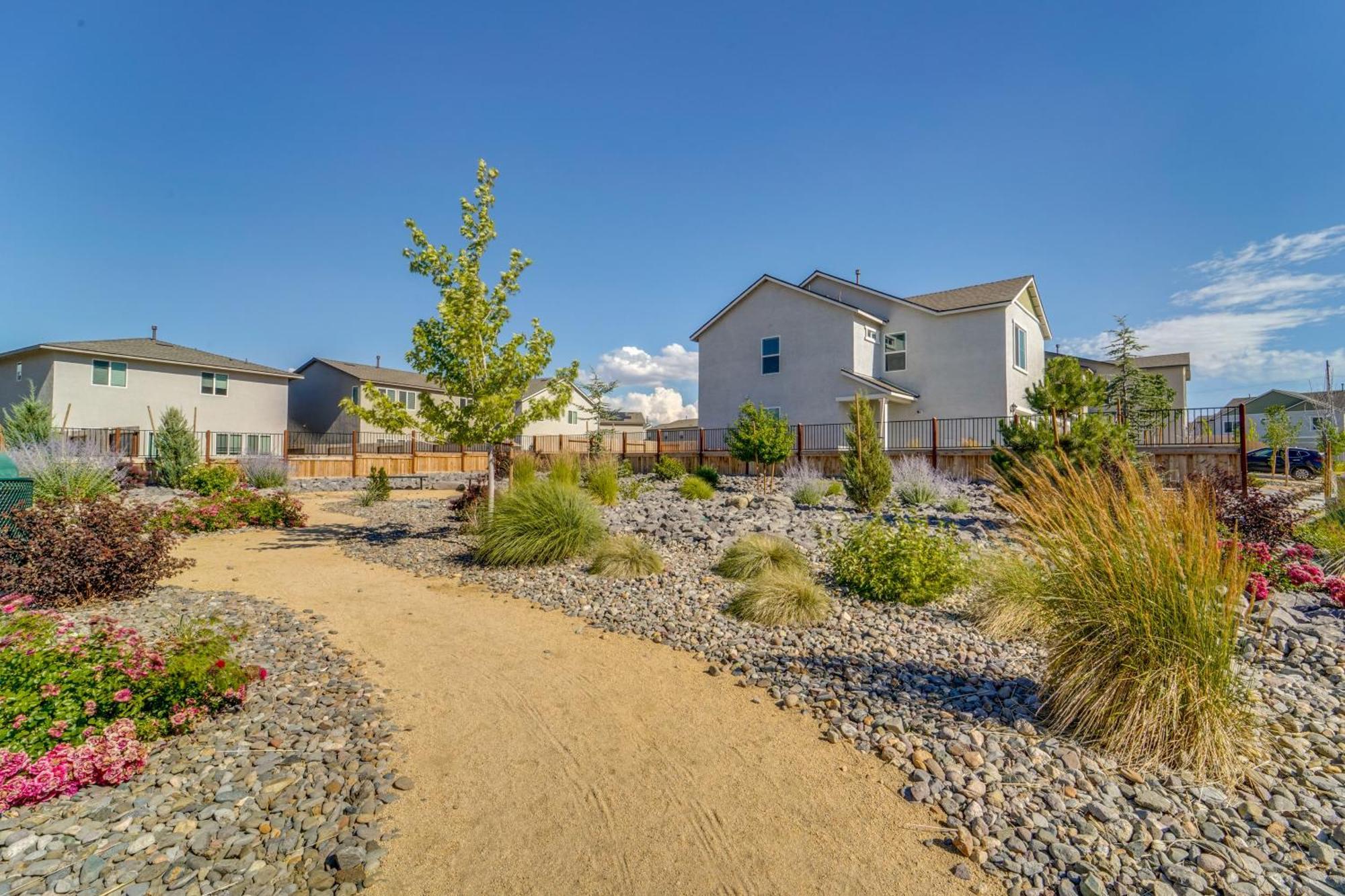 Modern Vacation Easy Access To Nature