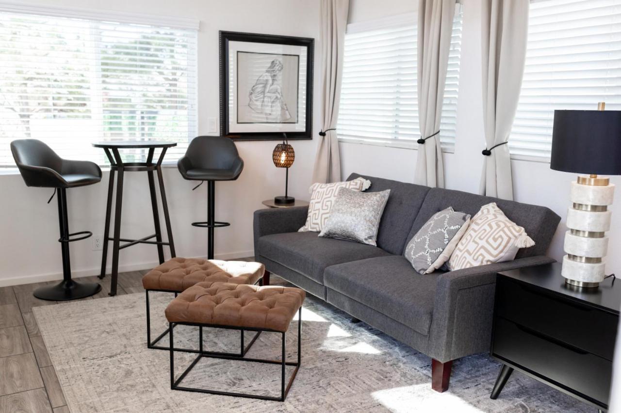 Apartment On Historic Grounds Citrine