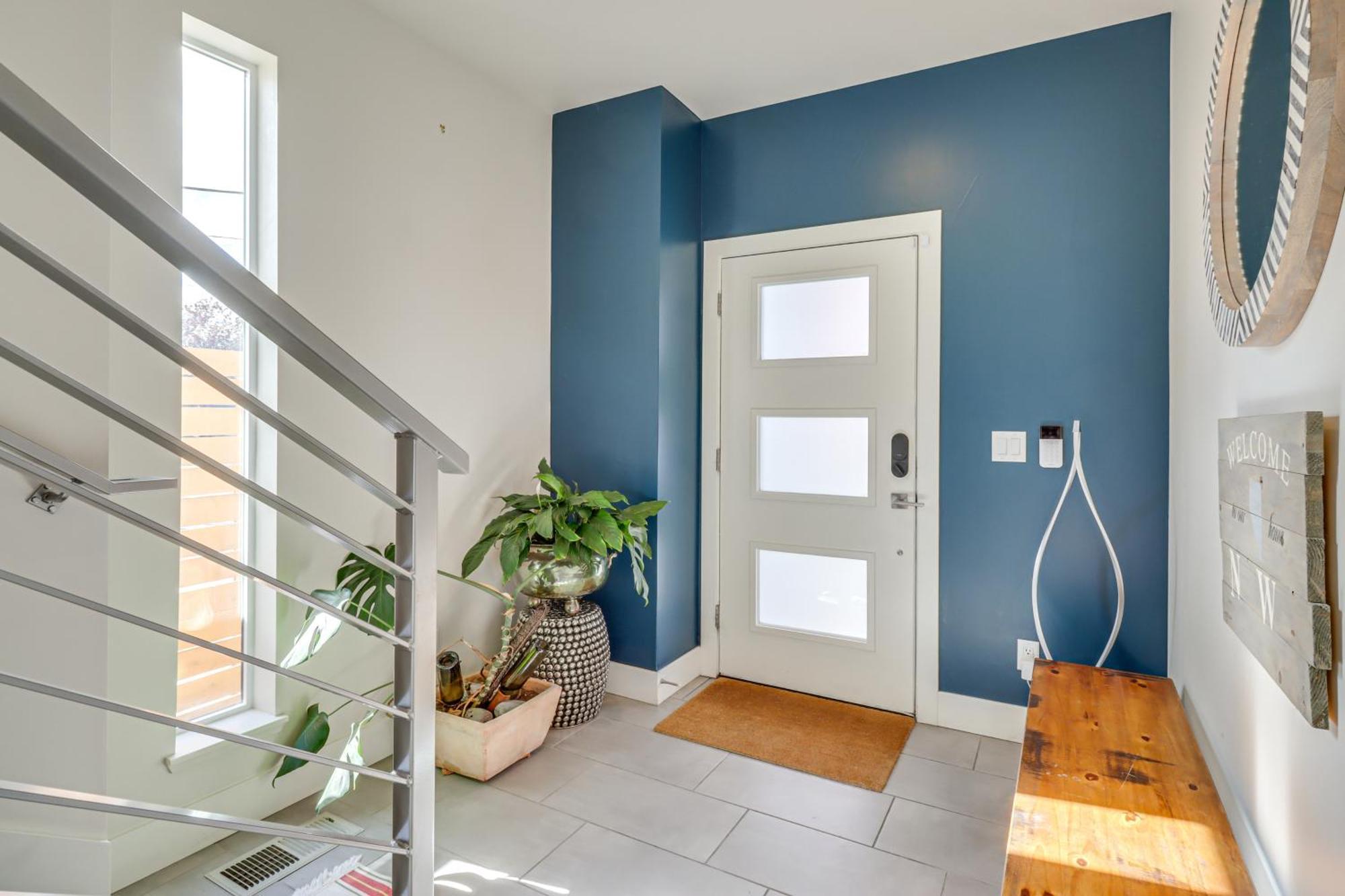 Holiday home Luxe Midtown Townhome Less Than 2 Mi To Dtwn Reno! *
