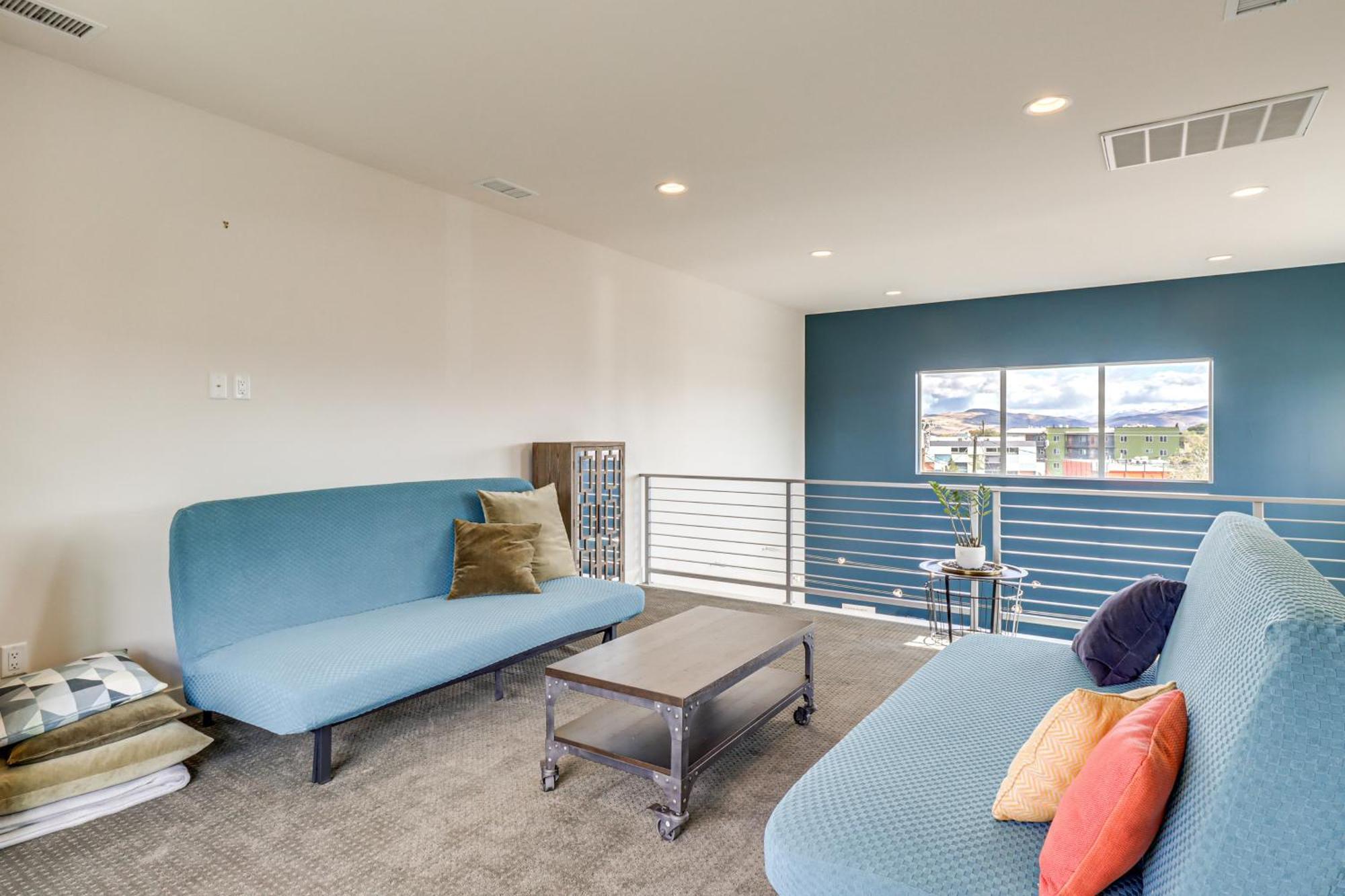 Luxe Midtown Townhome Less Than 2 Mi To Dtwn Reno!