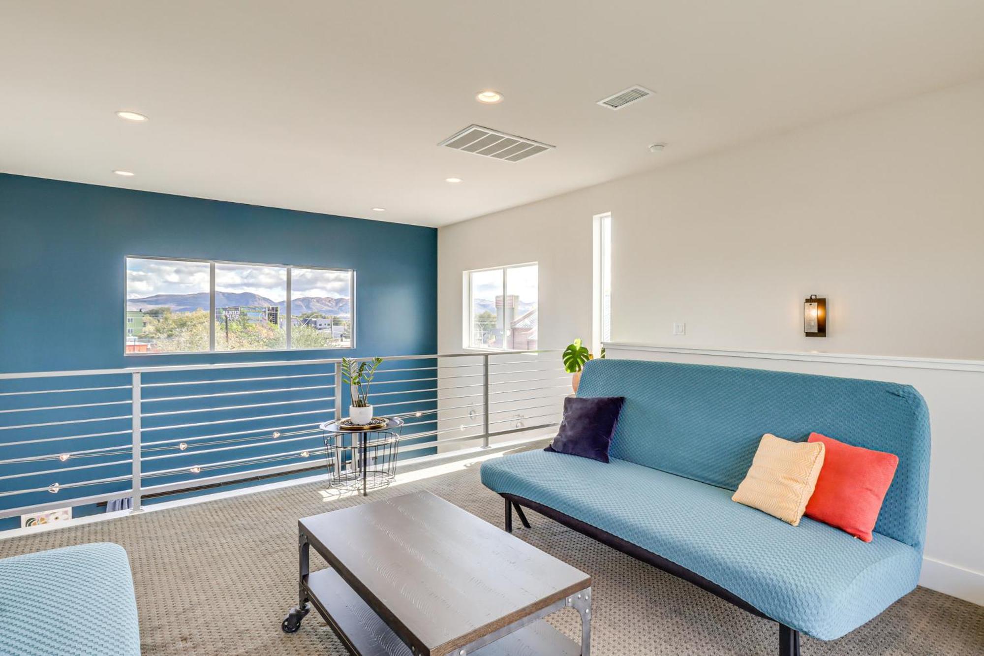 Holiday home Luxe Midtown Townhome Less Than 2 Mi To Dtwn Reno! Reno