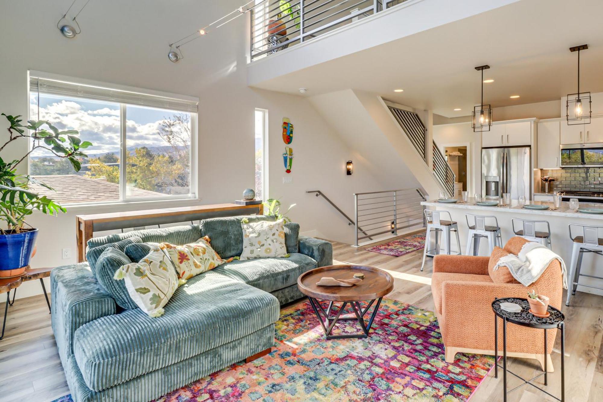 Luxe Midtown Townhome Less Than 2 Mi To Dtwn Reno! Holiday home *