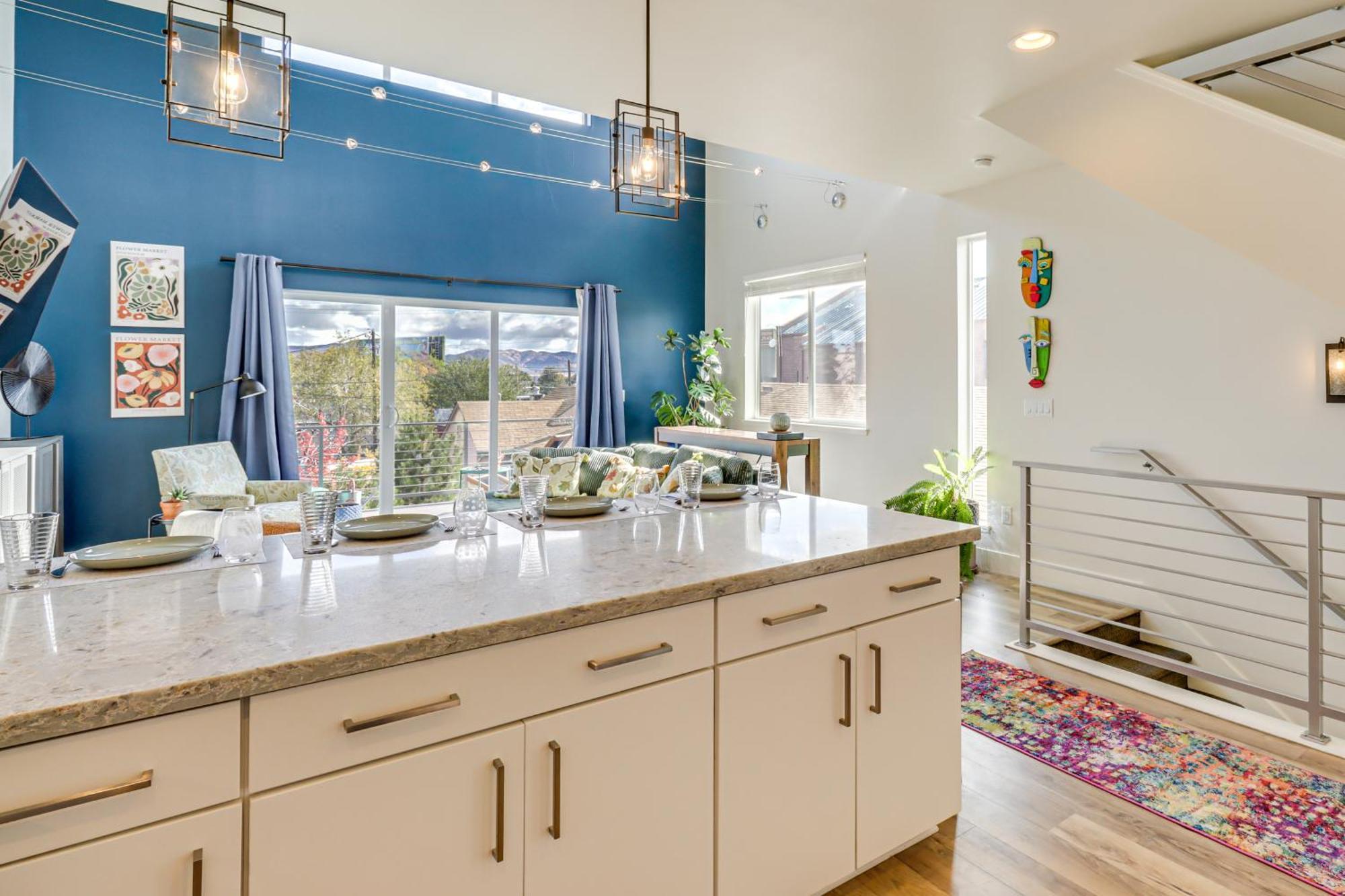 Luxe Midtown Townhome Less Than 2 Mi To Dtwn Reno! Holiday home Reno