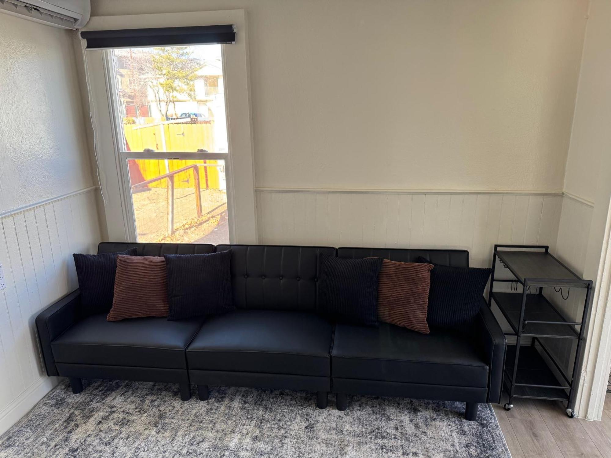 Midtown Hideaway 1 Bedroom Nest Reno