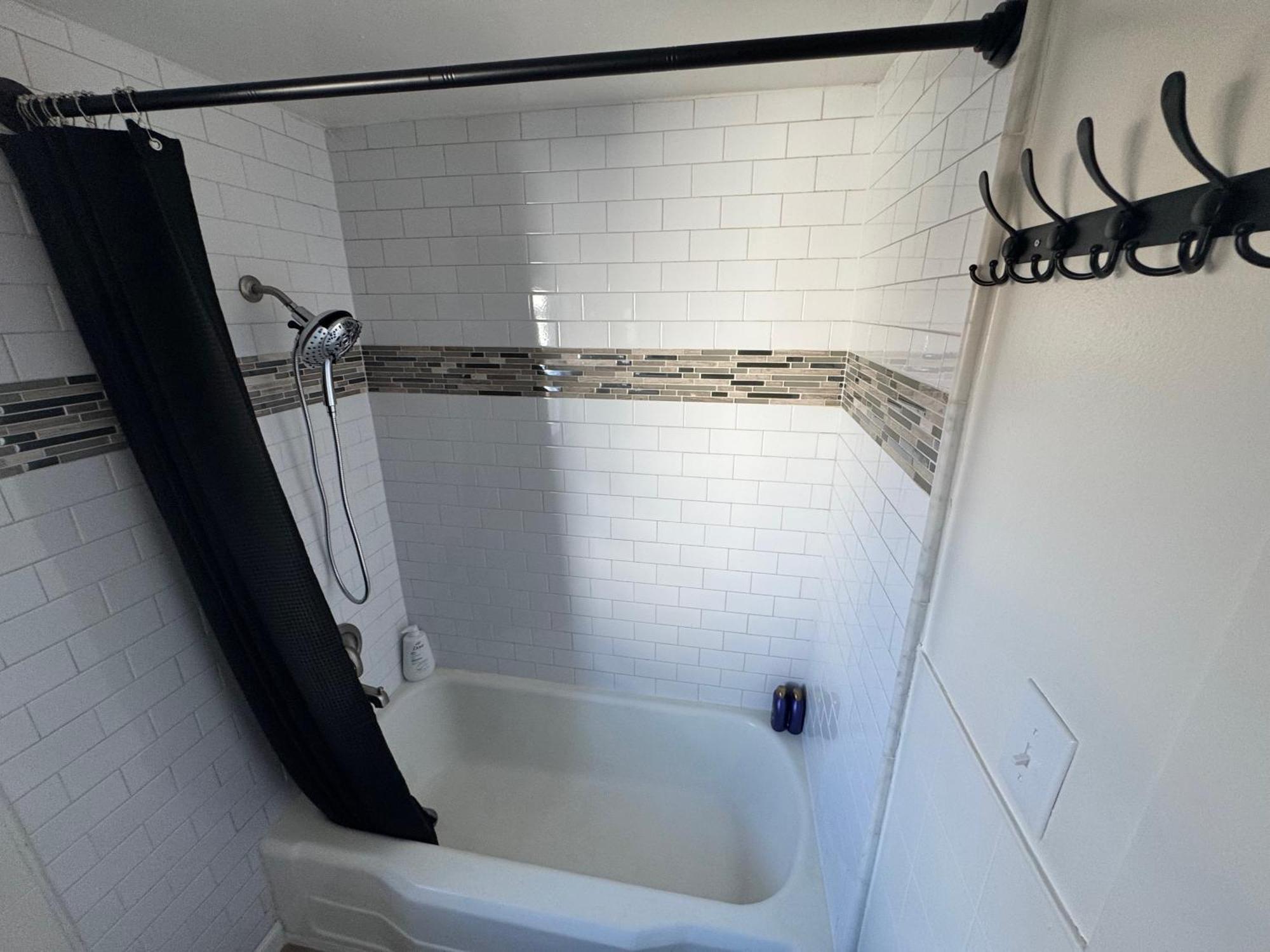 Midtown Hideaway 1 Bedroom Nest *