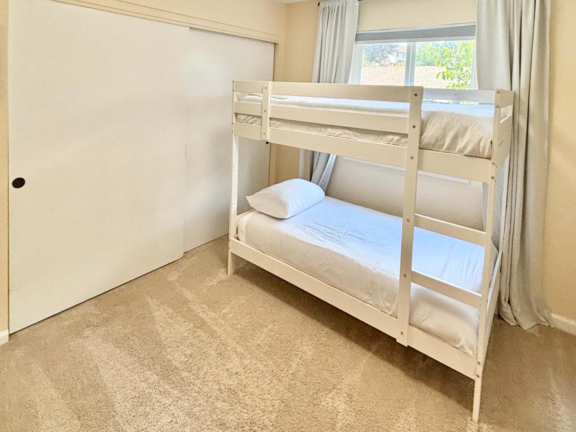 Gem 3 And A Half Miles To Dt, 40 Miles To Tahoe Holiday home *