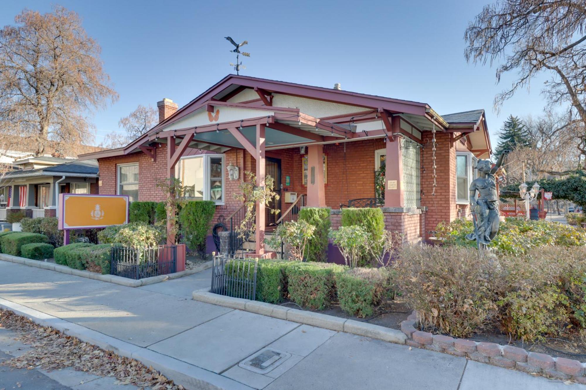 Half-mi To River Walk Rose In Truckee!