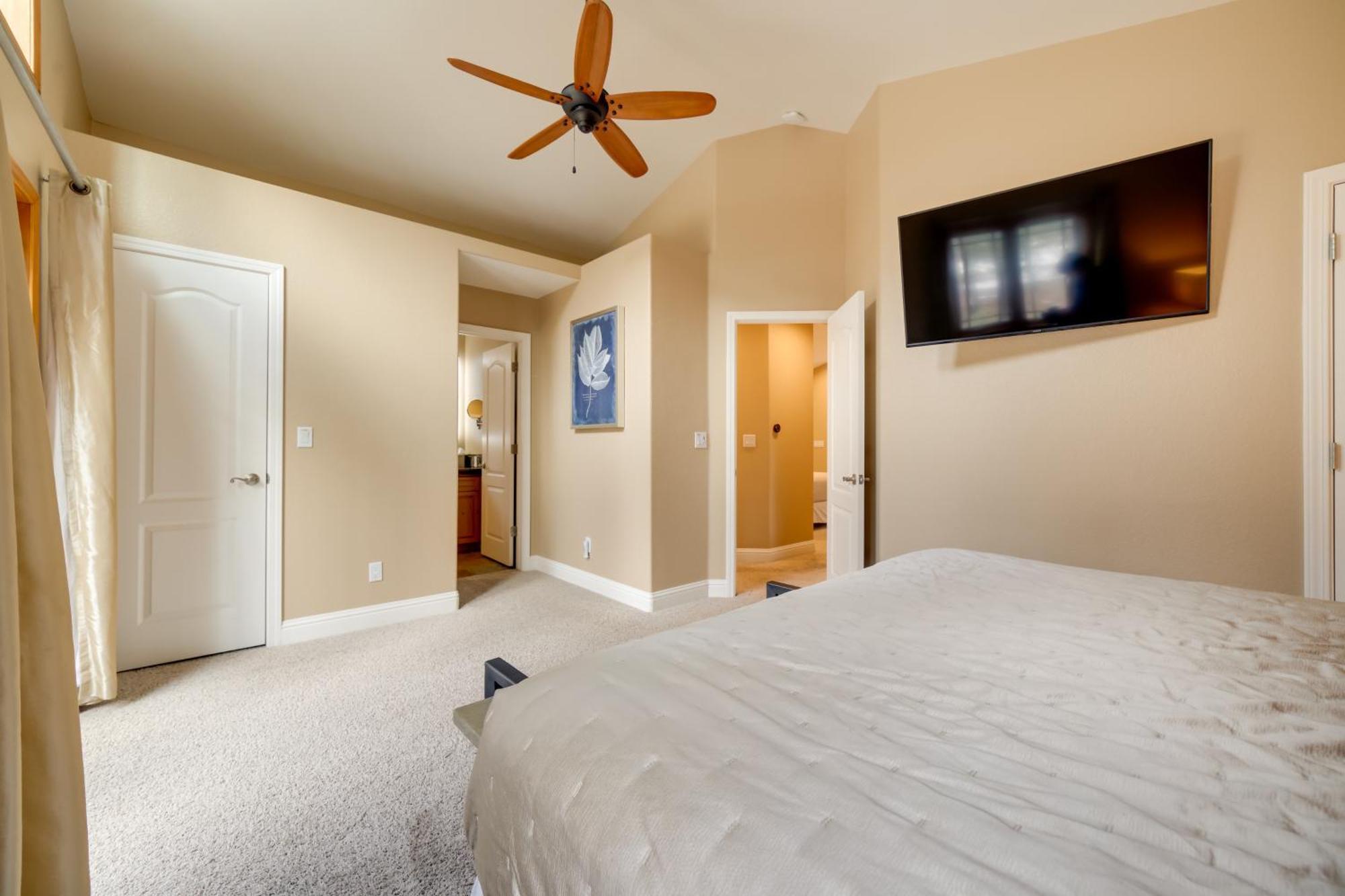 Sleek Reno-lake Tahoe Retreat, 4 Mi To Mt Rose Holiday home *