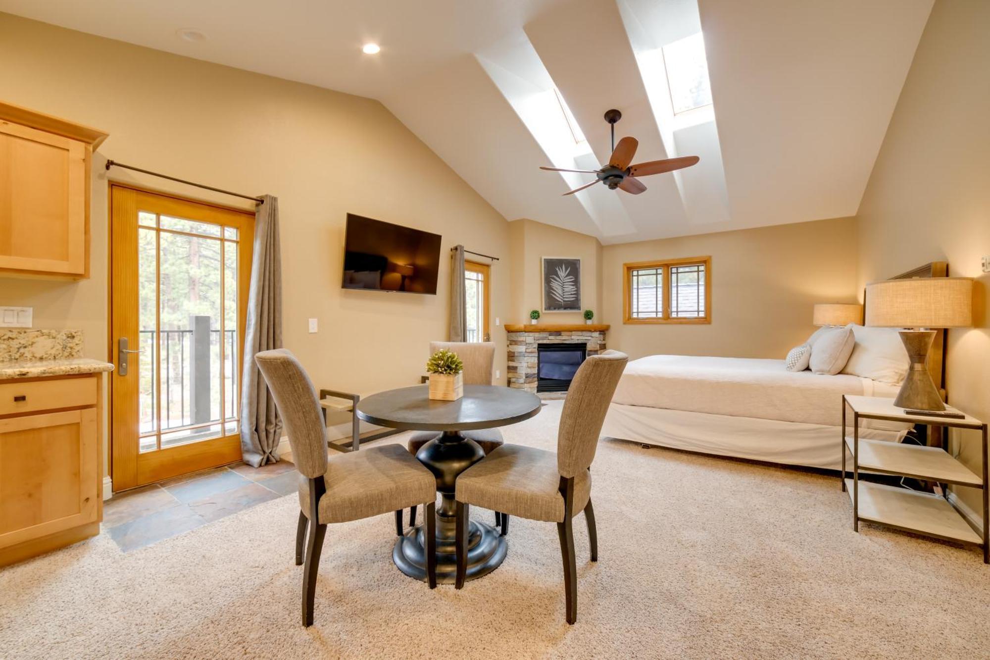 Holiday home Sleek Reno-lake Tahoe Retreat, 4 Mi To Mt Rose *