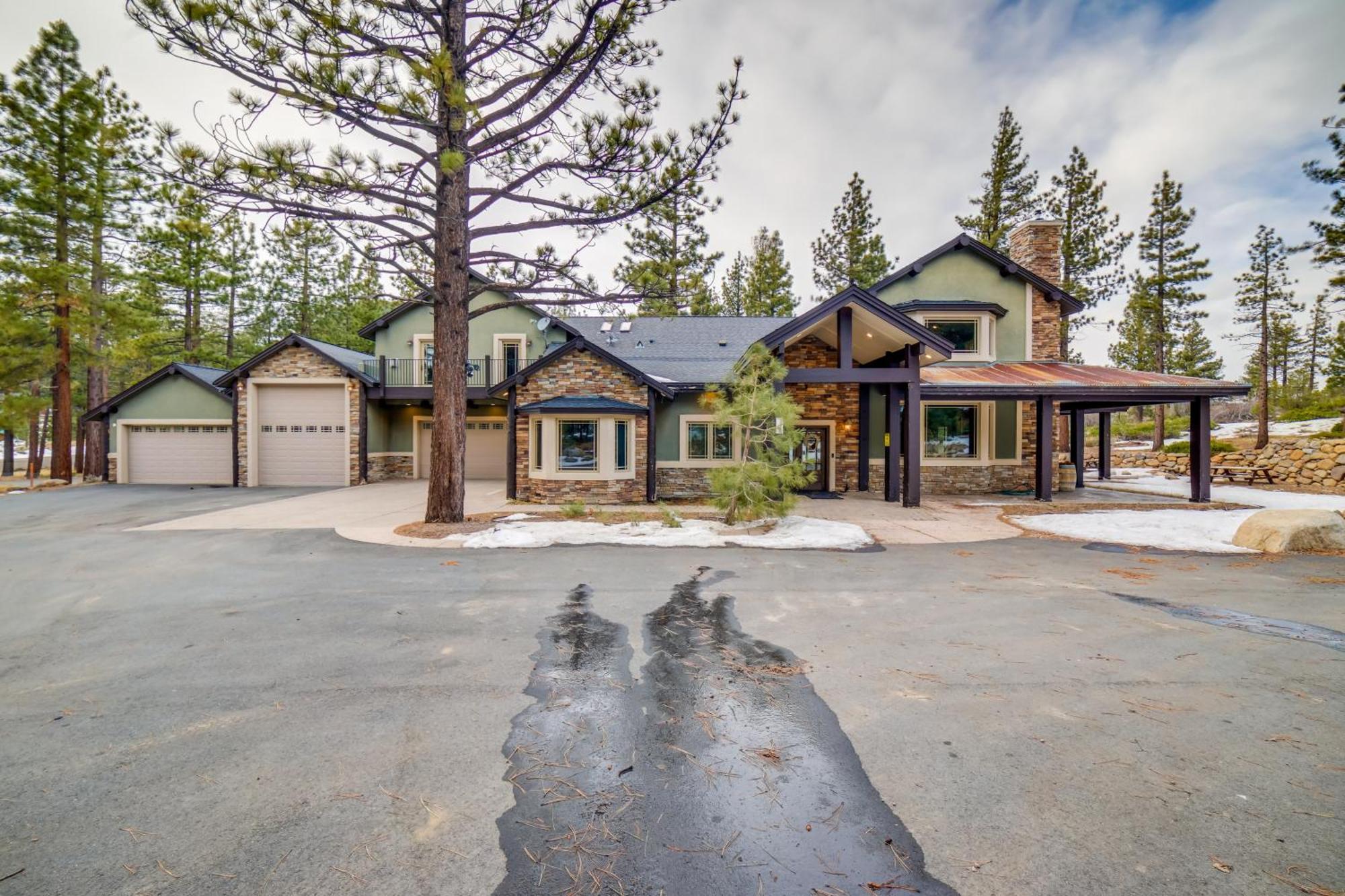 Sleek Reno-lake Tahoe Retreat, 4 Mi To Mt Rose