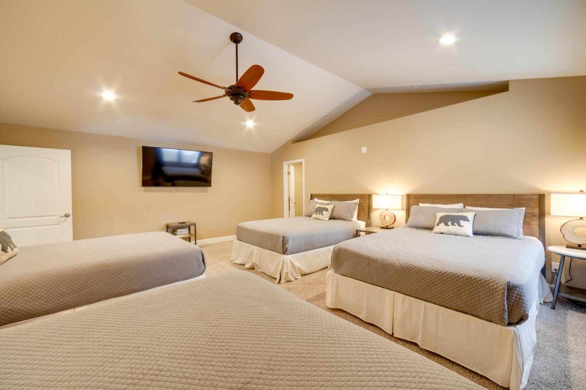 Sleek Reno-lake Tahoe Retreat, 4 Mi To Mt Rose Holiday home