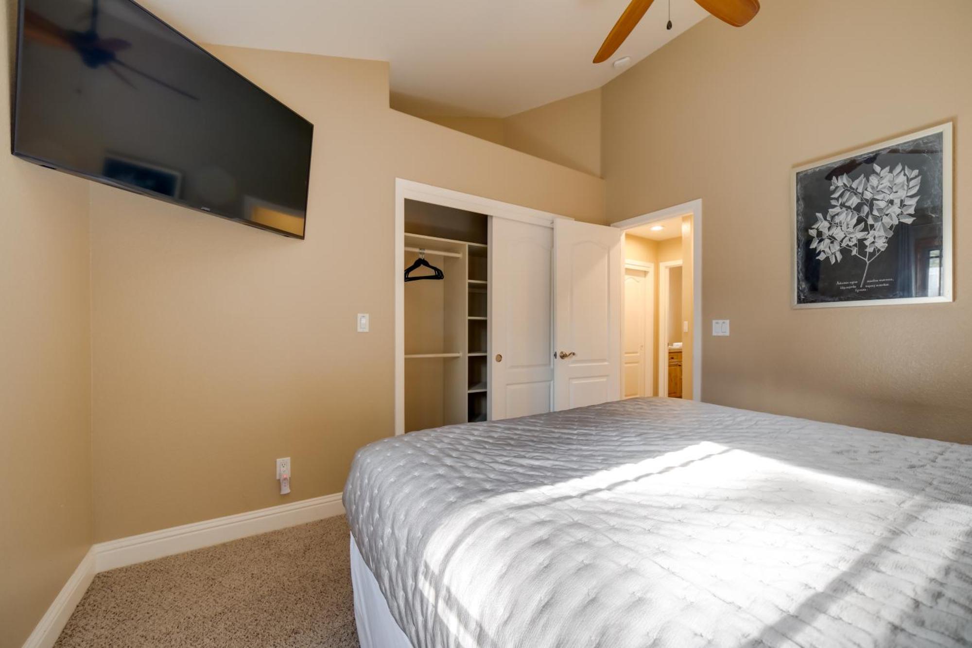 Sleek Reno-lake Tahoe Retreat, 4 Mi To Mt Rose Holiday home