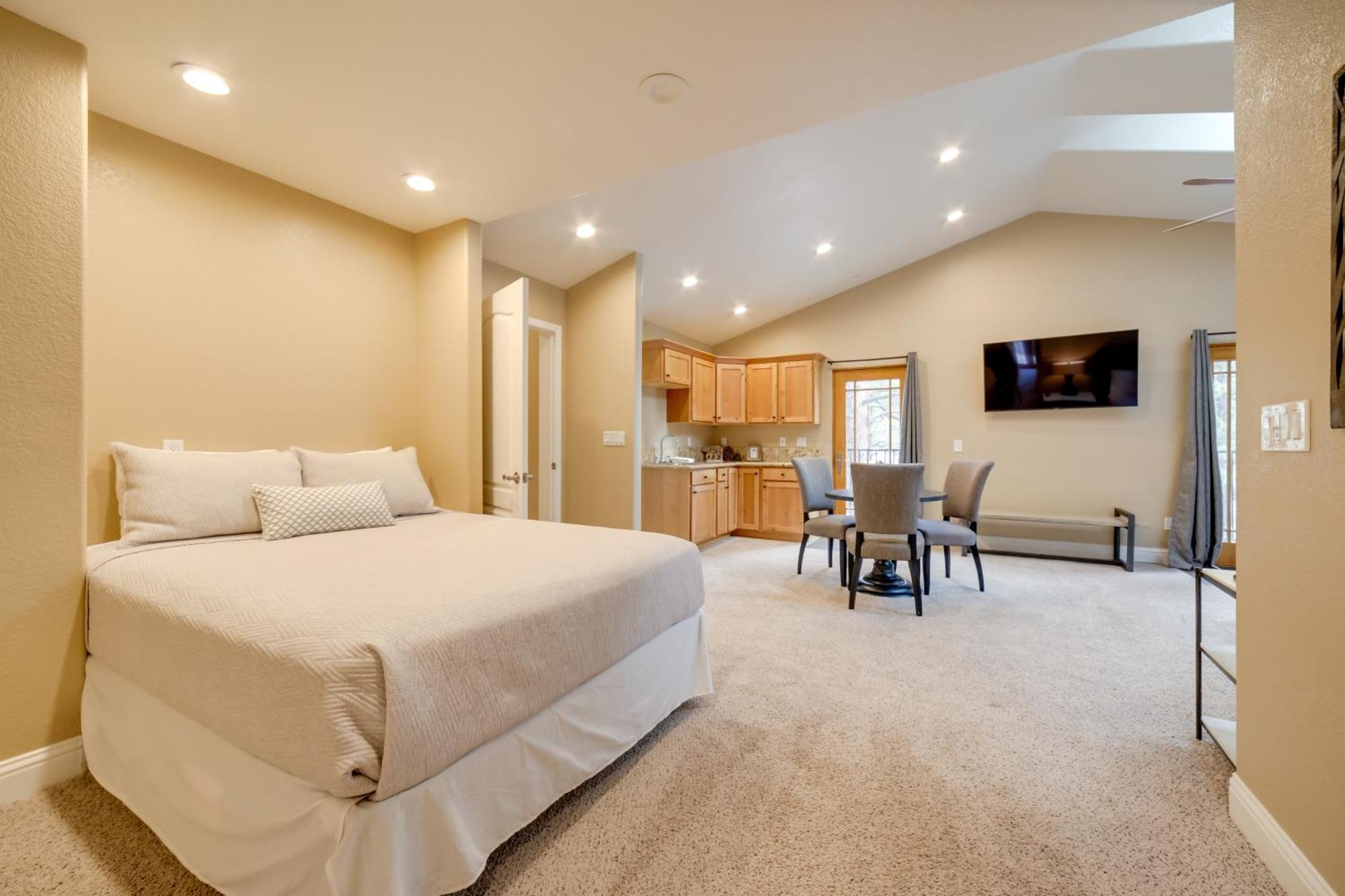 Holiday home Sleek Reno-lake Tahoe Retreat, 4 Mi To Mt Rose *