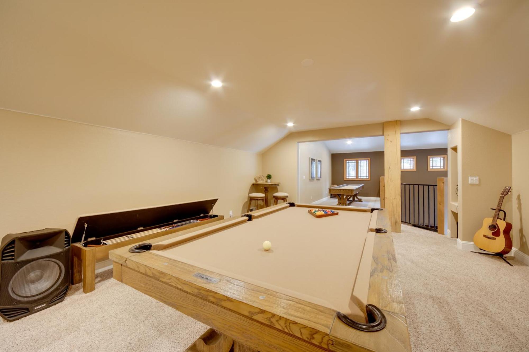 Sleek Reno-lake Tahoe Retreat, 4 Mi To Mt Rose Holiday home *