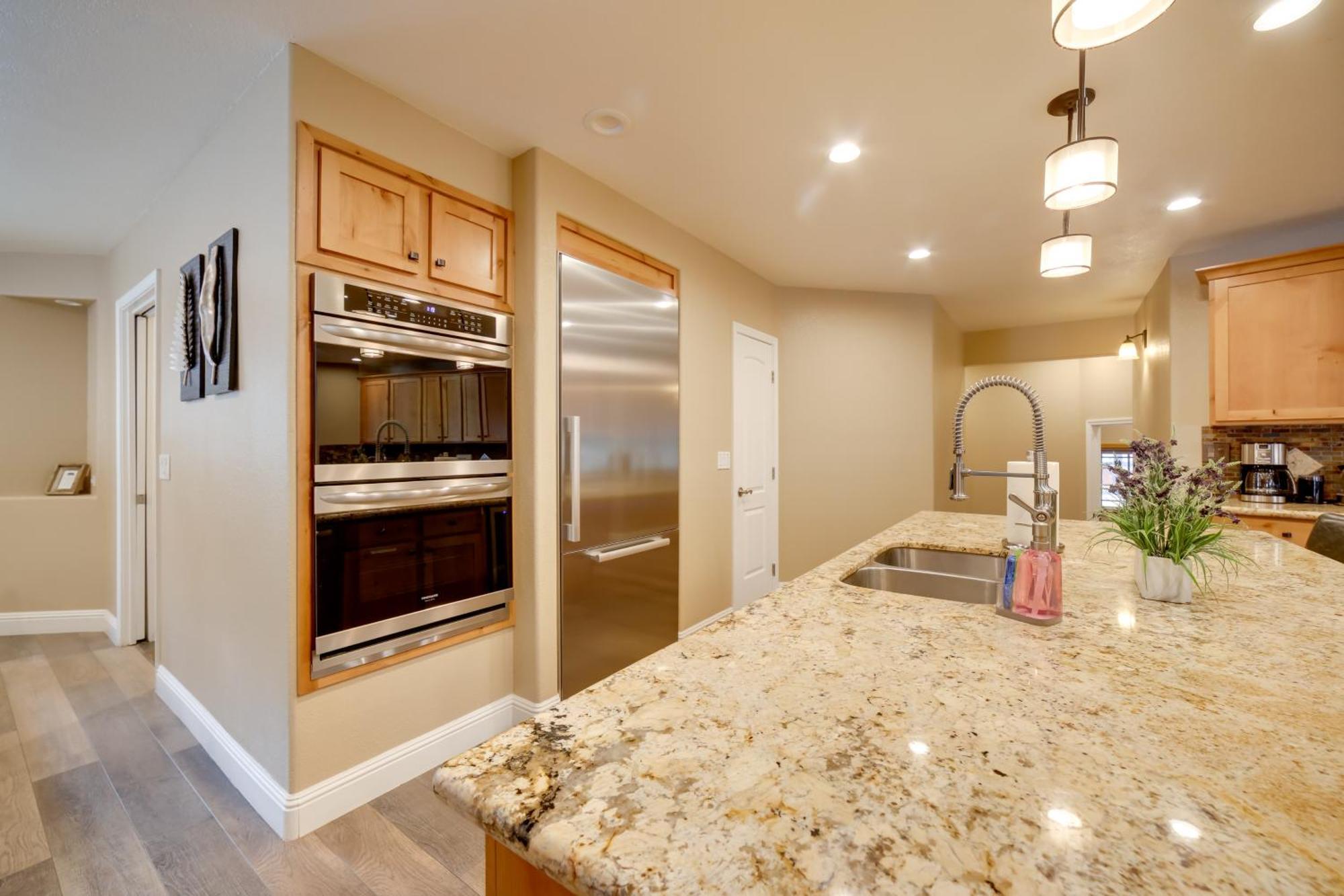 Sleek Reno-lake Tahoe Retreat, 4 Mi To Mt Rose Reno