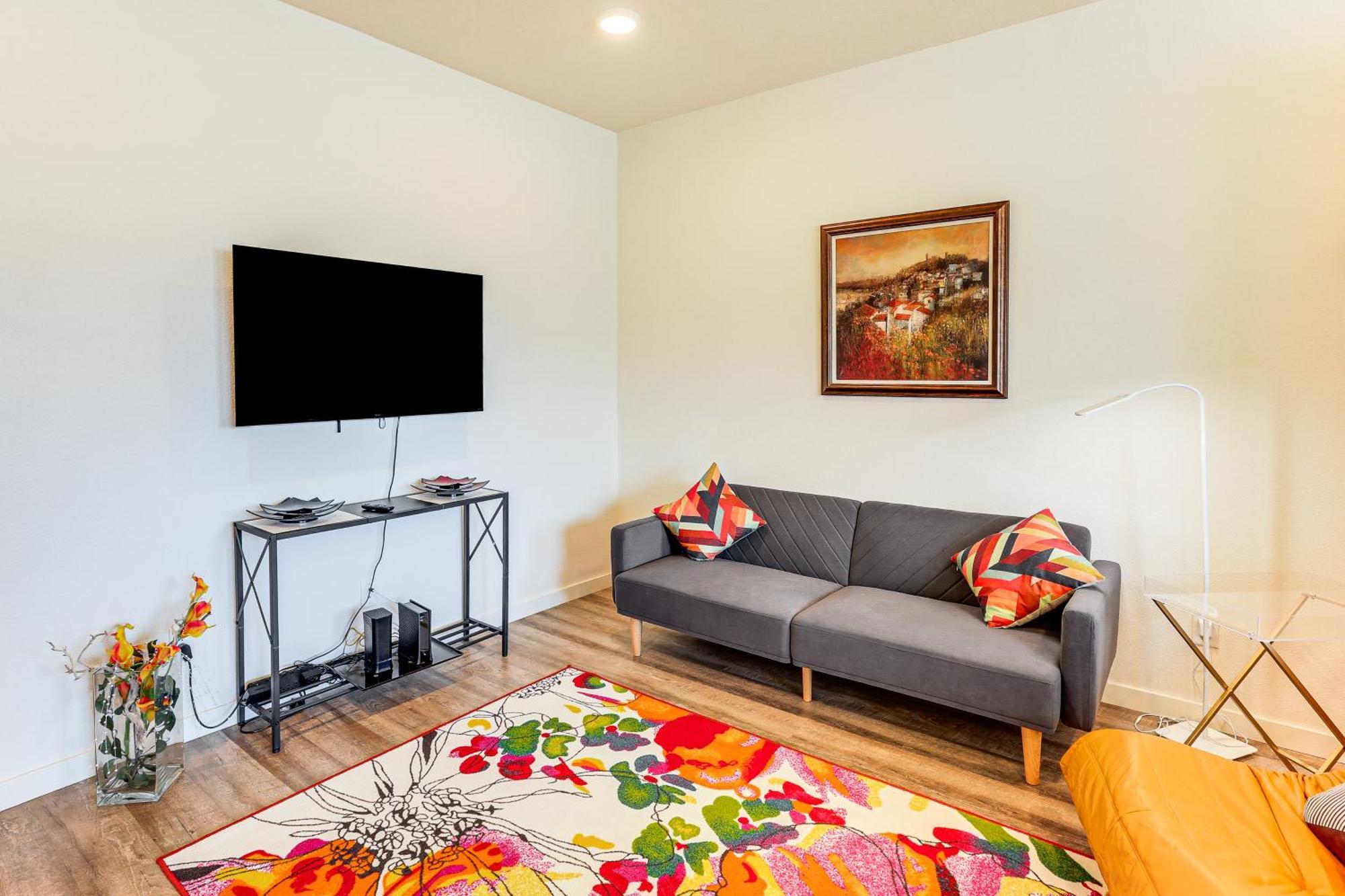 4 Mi To Dtwn Family-friendly Townhome In Holiday home
